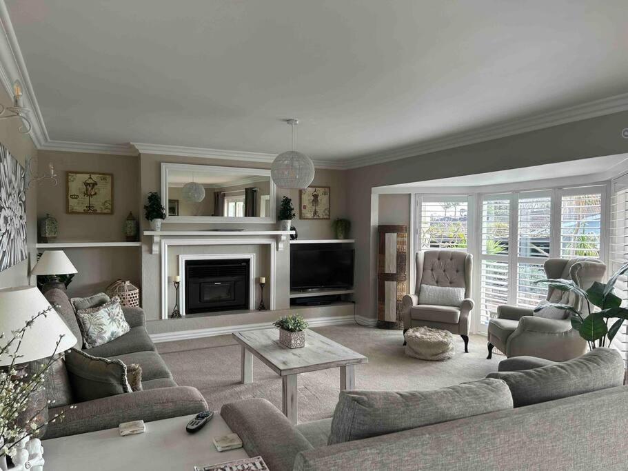 Edgewater Retreat