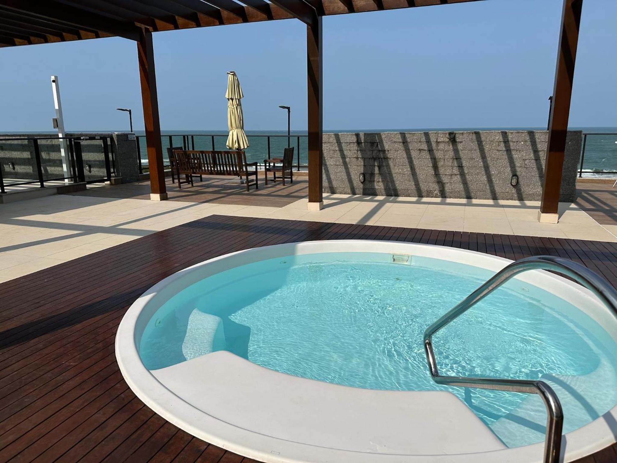 Apartamento em Condomínio Club Frente Mar - 20 min do Beto Carrero World