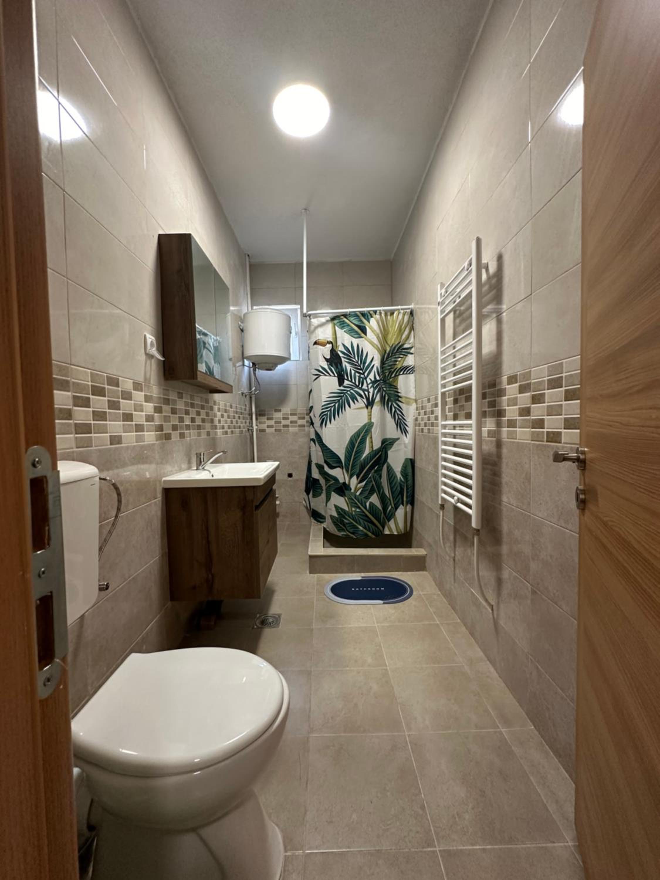 Ira's Square 2 Bedroom Apt Free Parking view 5