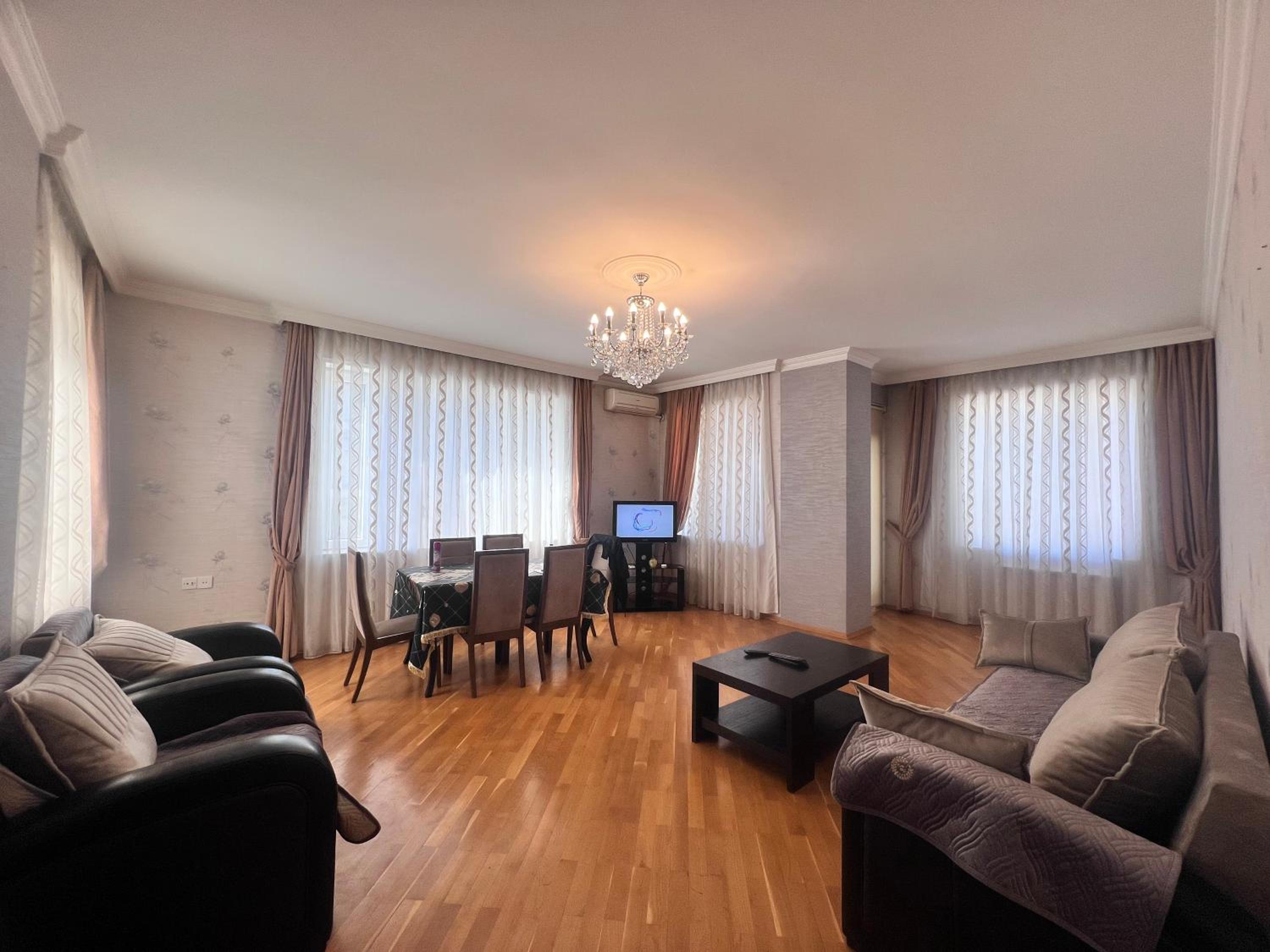 SeaView Classic Family apartment Baku