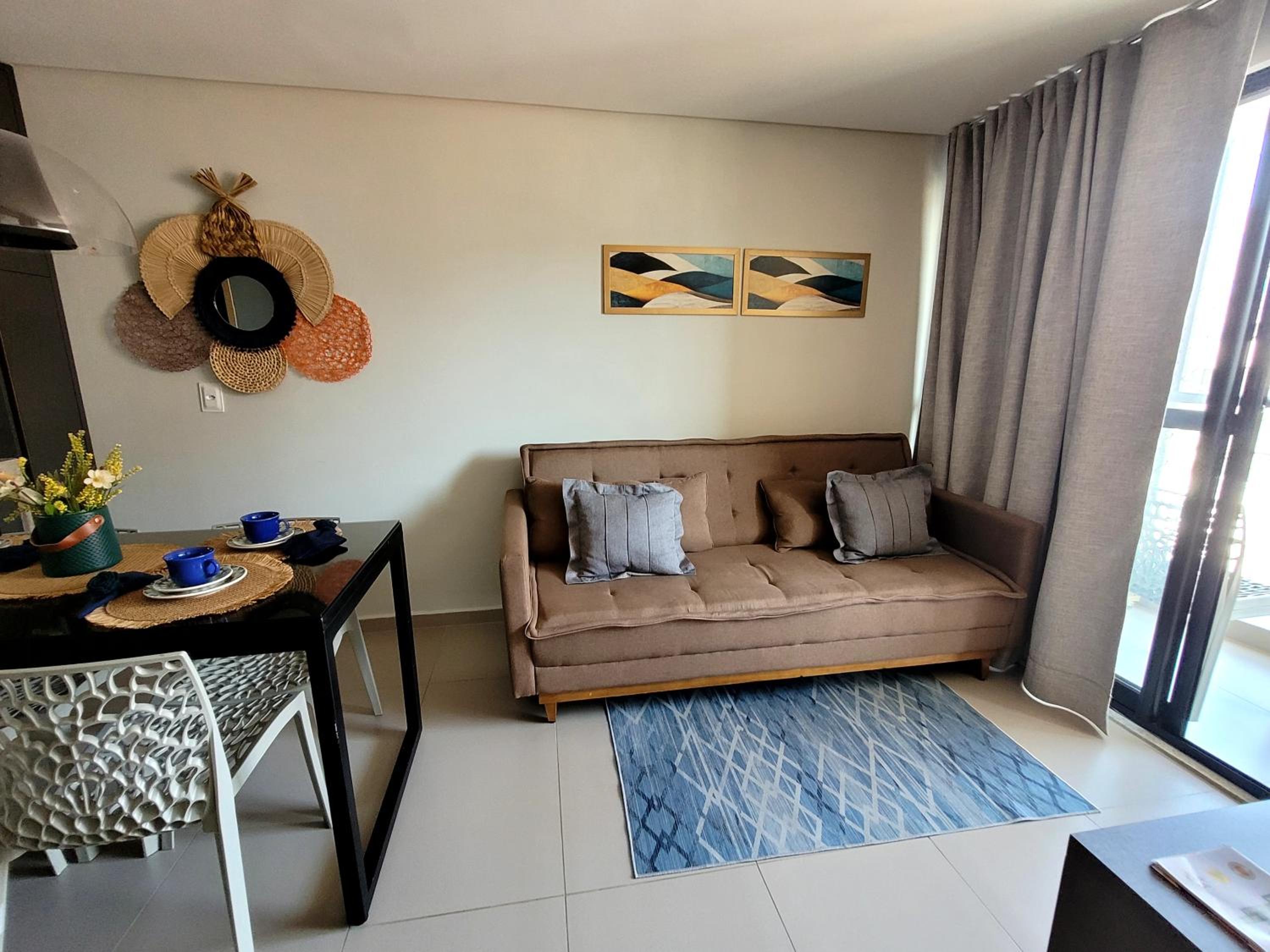 Flat com dois quartos na praia do Cabo Branco - climatizado e completo