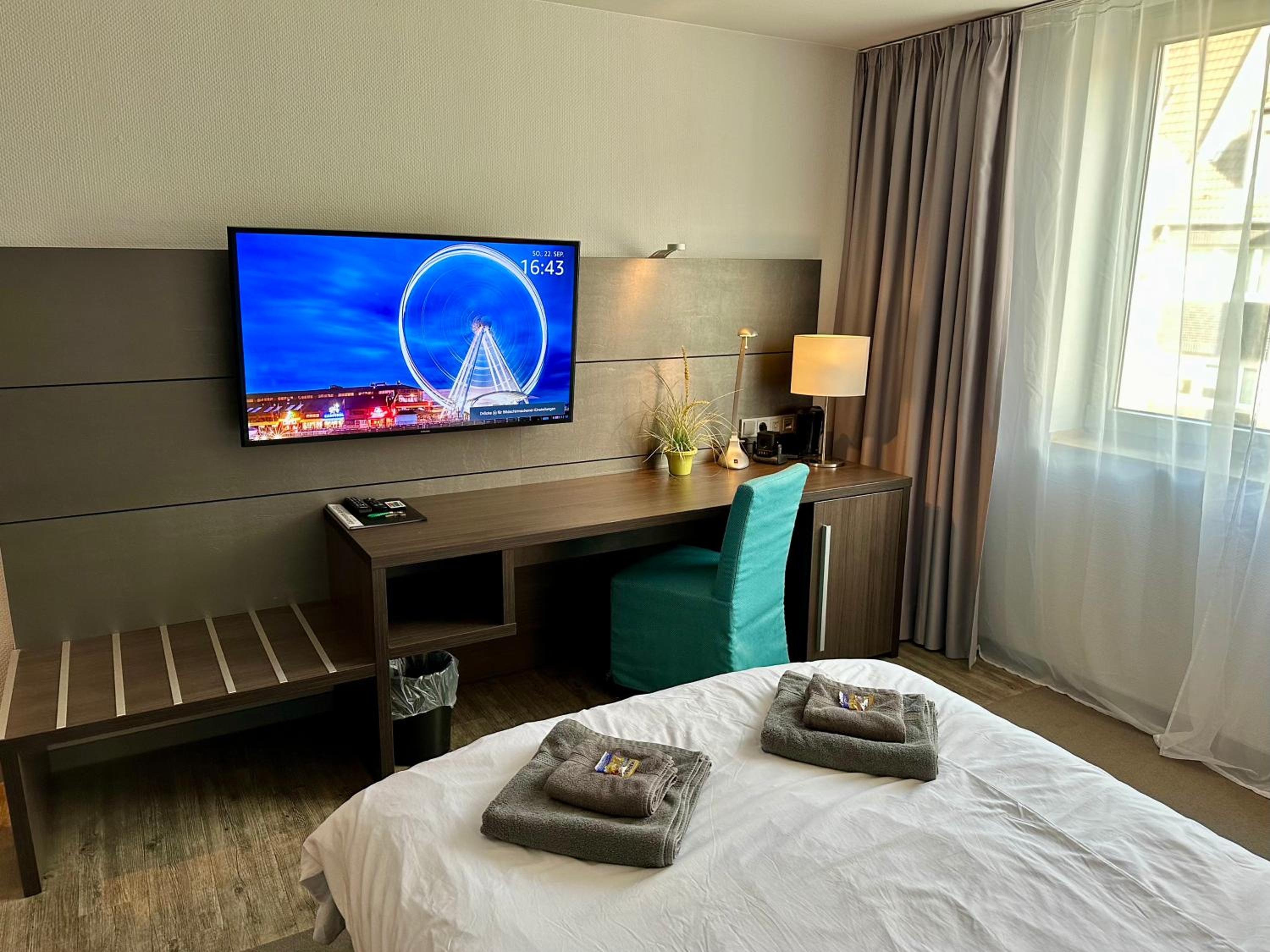 4* Boutique Zimmer am Düsseldorf Hafen + ÖPNV & TG