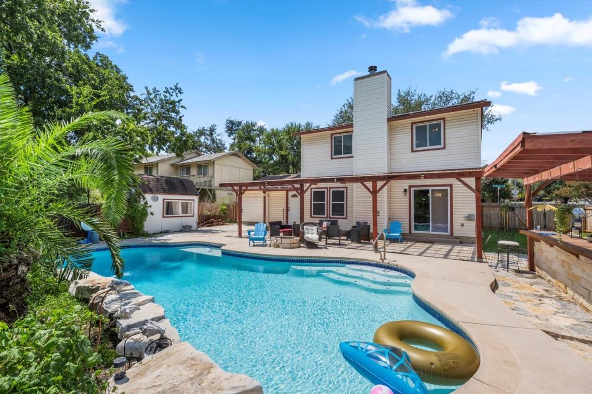 Oasis w Huge Pool & BBQ Patio view 4