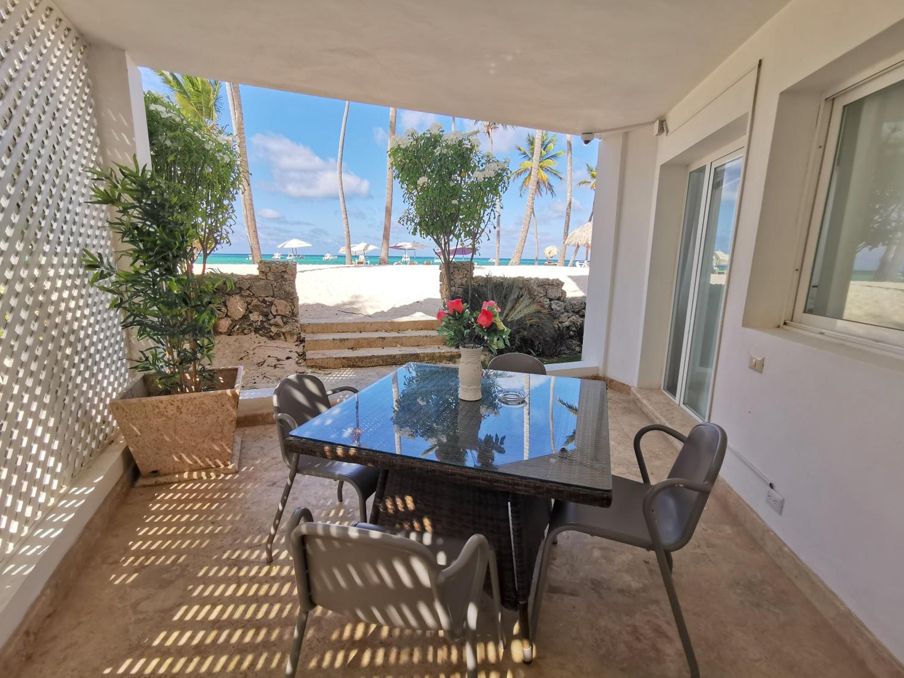 CORAL VILLAS Private Beach Resort and Spa