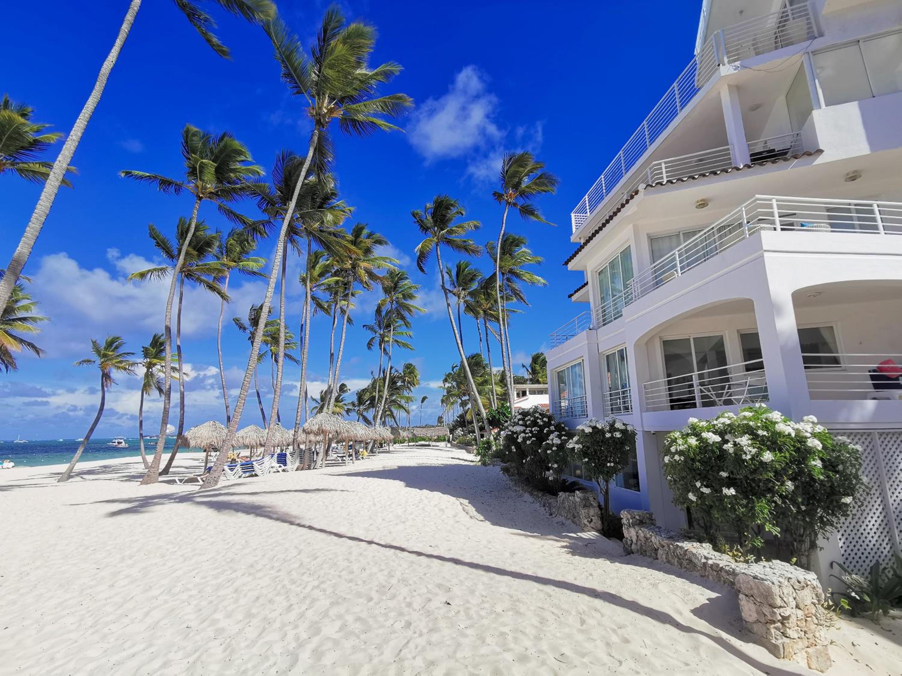 CORAL VILLAS Private Beach Resort and Spa