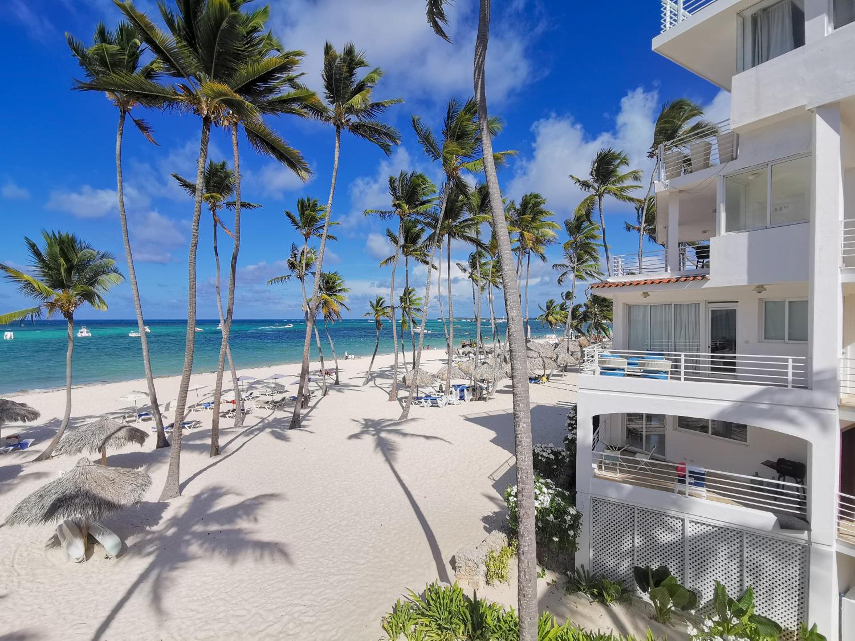CORAL VILLAS Private Beach Resort and Spa