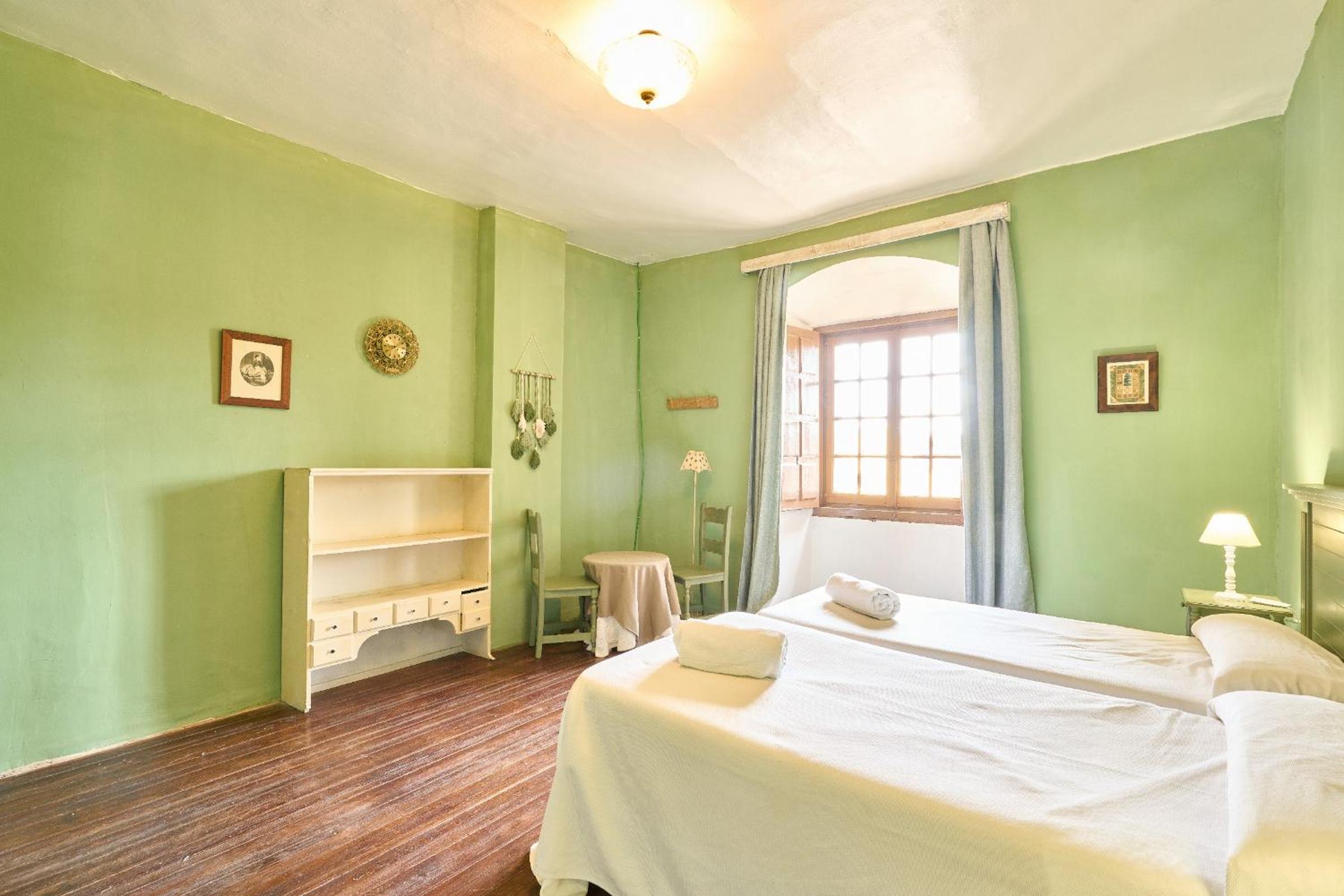 CASA RURAL PALACIO CONDE DE ALDANA con piscina entre encinares y dehesas