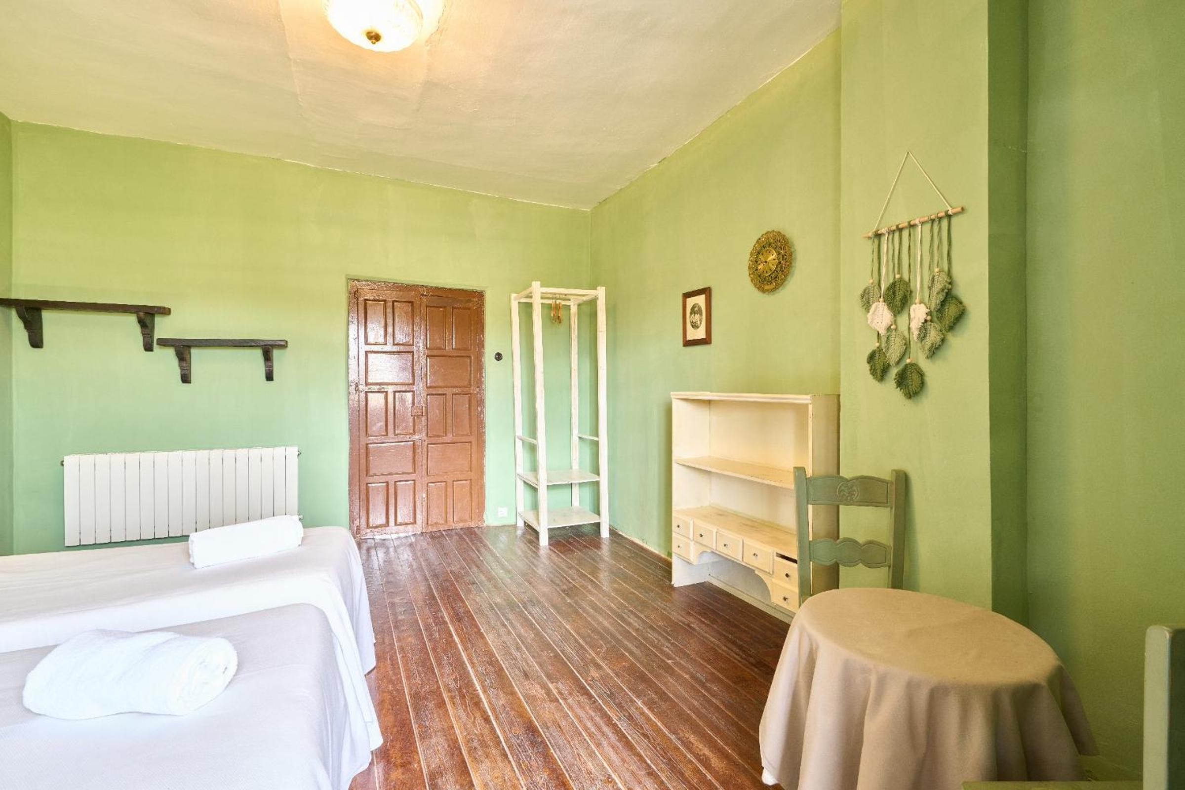 CASA RURAL PALACIO CONDE DE ALDANA con piscina entre encinares y dehesas