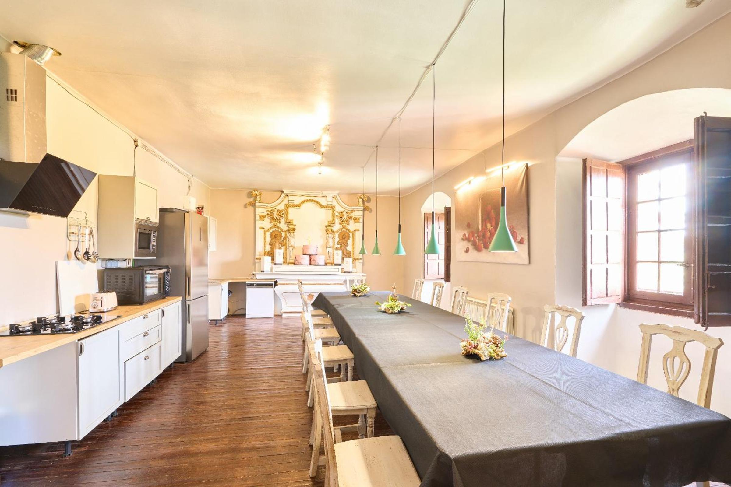 CASA RURAL PALACIO CONDE DE ALDANA con piscina entre encinares y dehesas