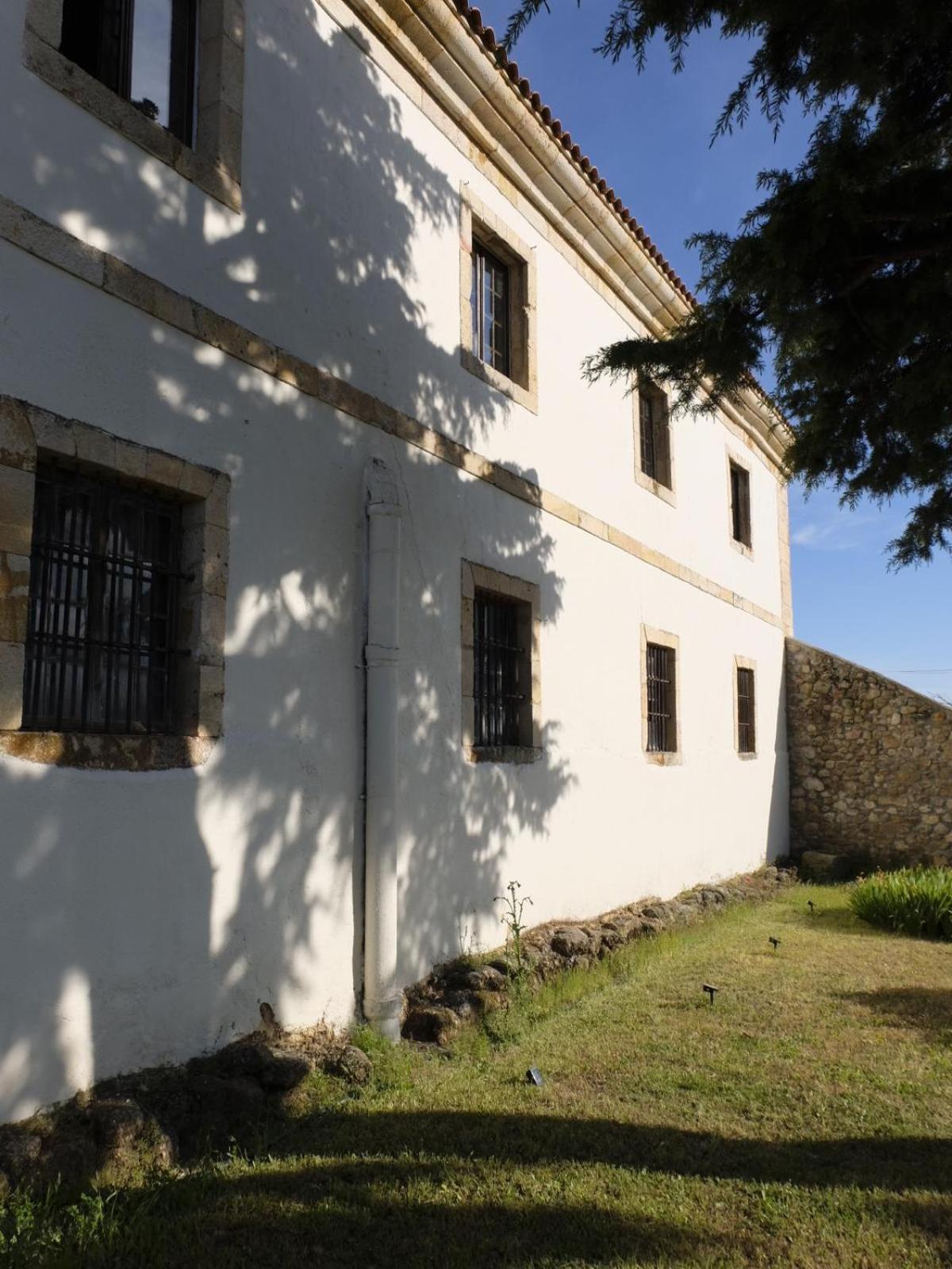 CASA RURAL PALACIO CONDE DE ALDANA con piscina entre encinares y dehesas