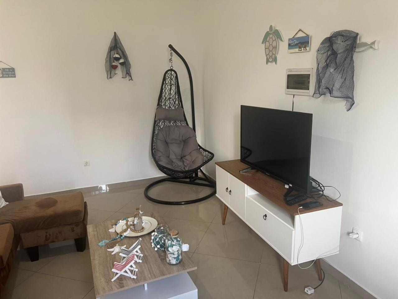 Techas Stylish 2-Bedroom 8 min to Beach