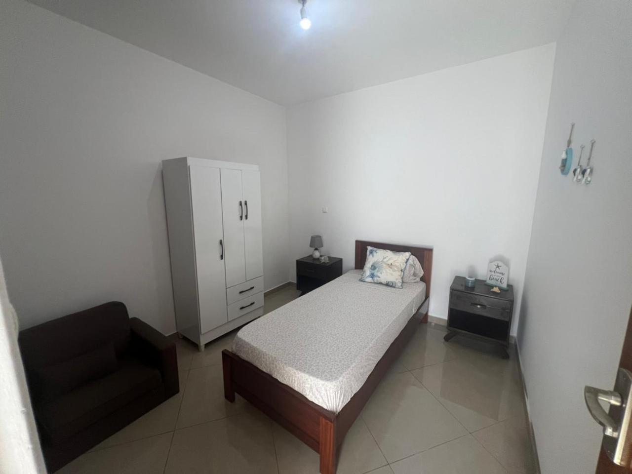 Techas Stylish 2-Bedroom 8 min to Beach