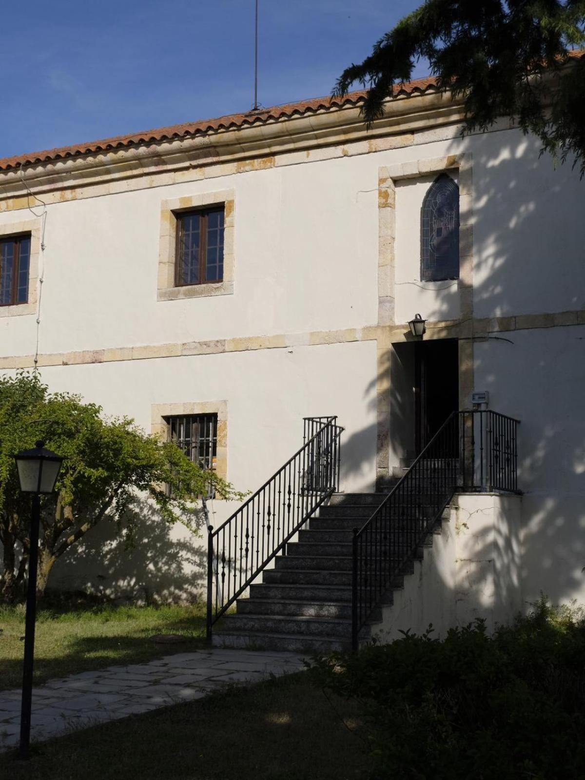 CASA RURAL PALACIO CONDE DE ALDANA con piscina entre encinares y dehesas