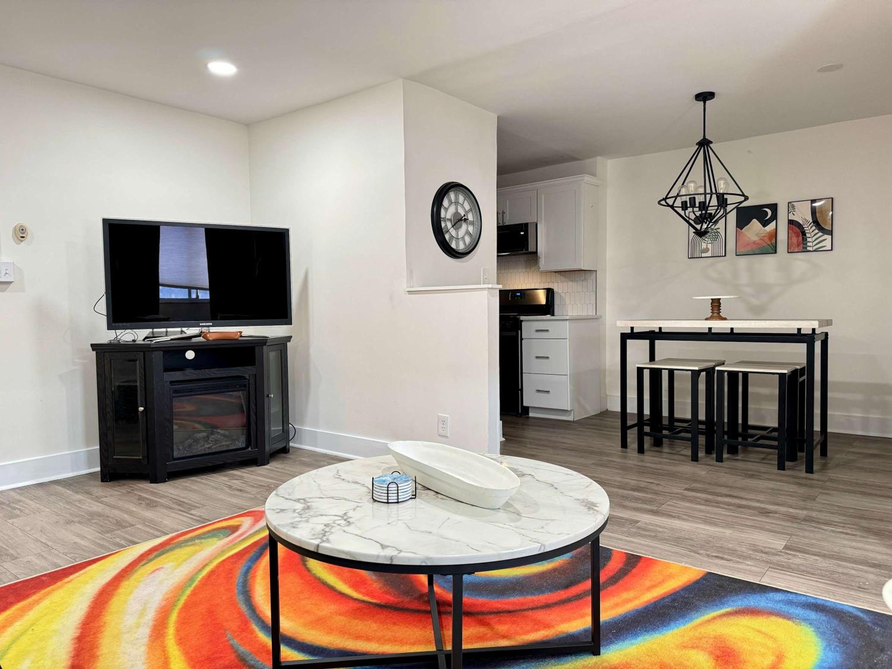 2B1B Modern Downtown ATL Condo w 1 Free Parking LM1007