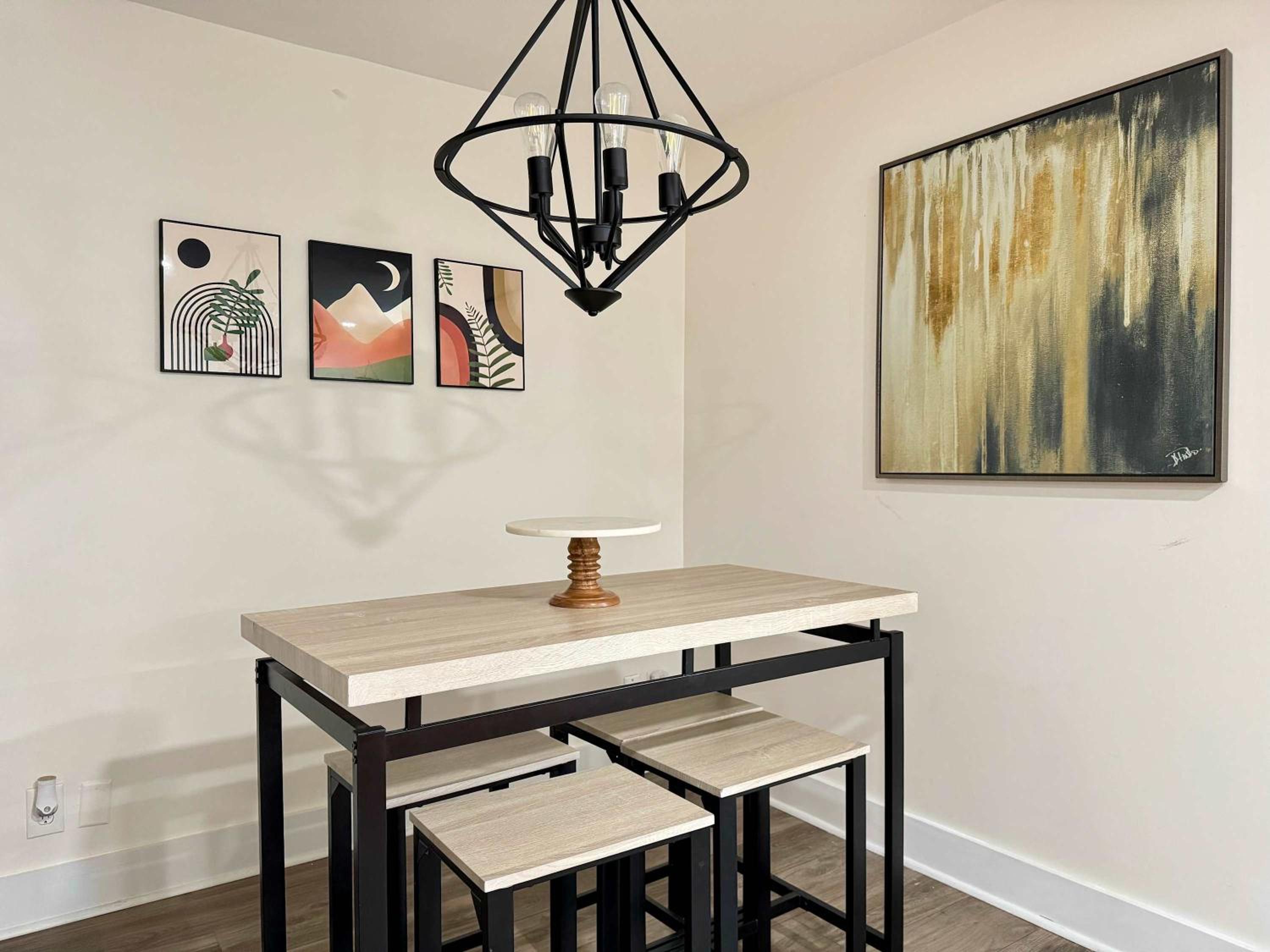 2B1B Modern Downtown ATL Condo w 1 Free Parking LM1007