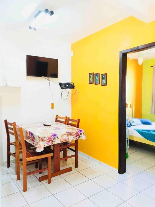 6 - Apartamento de 02 quartos com jacuzzi em Bombas