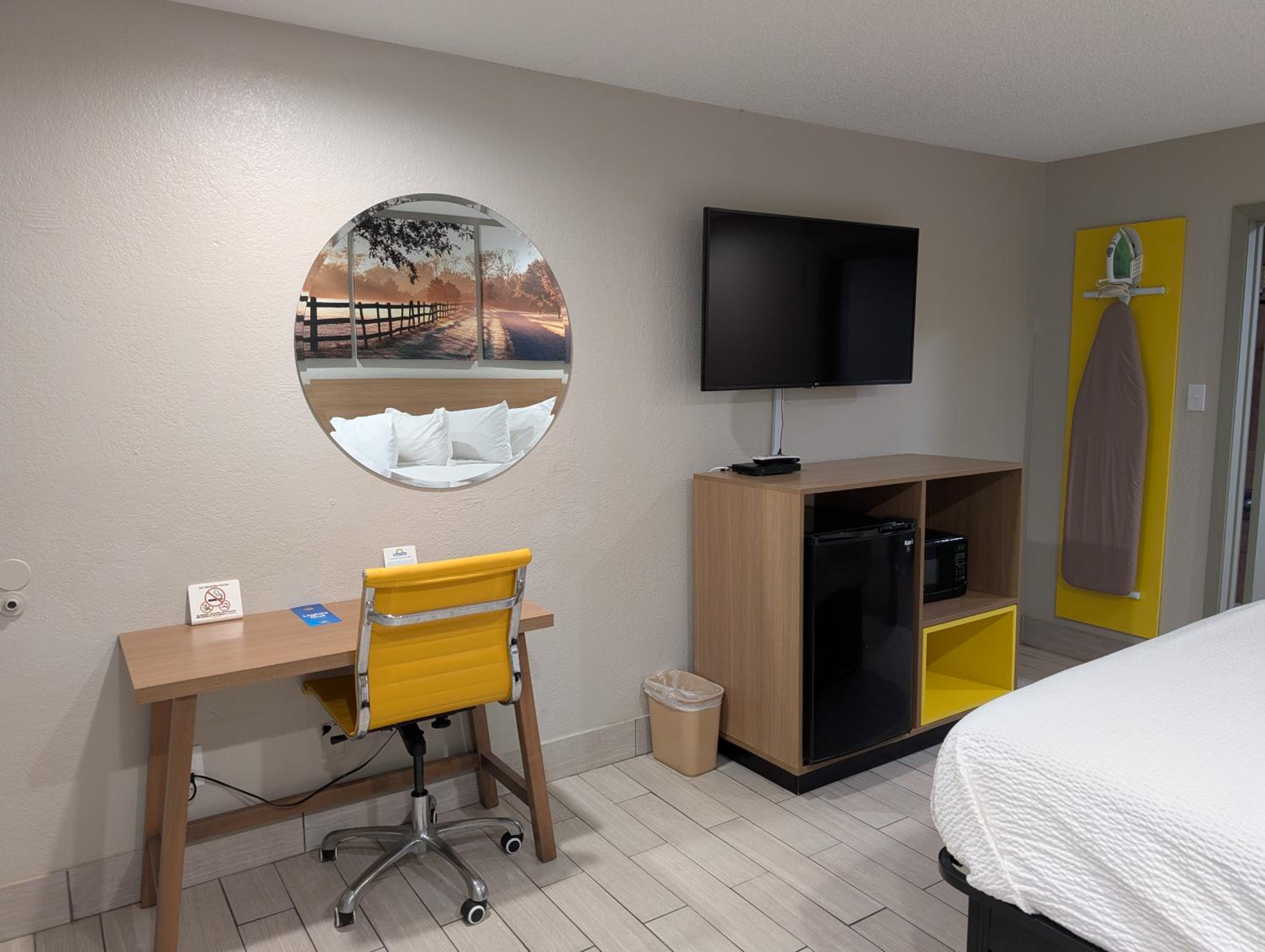 Days Inn by Wyndham Arcadia Louisiana view 3