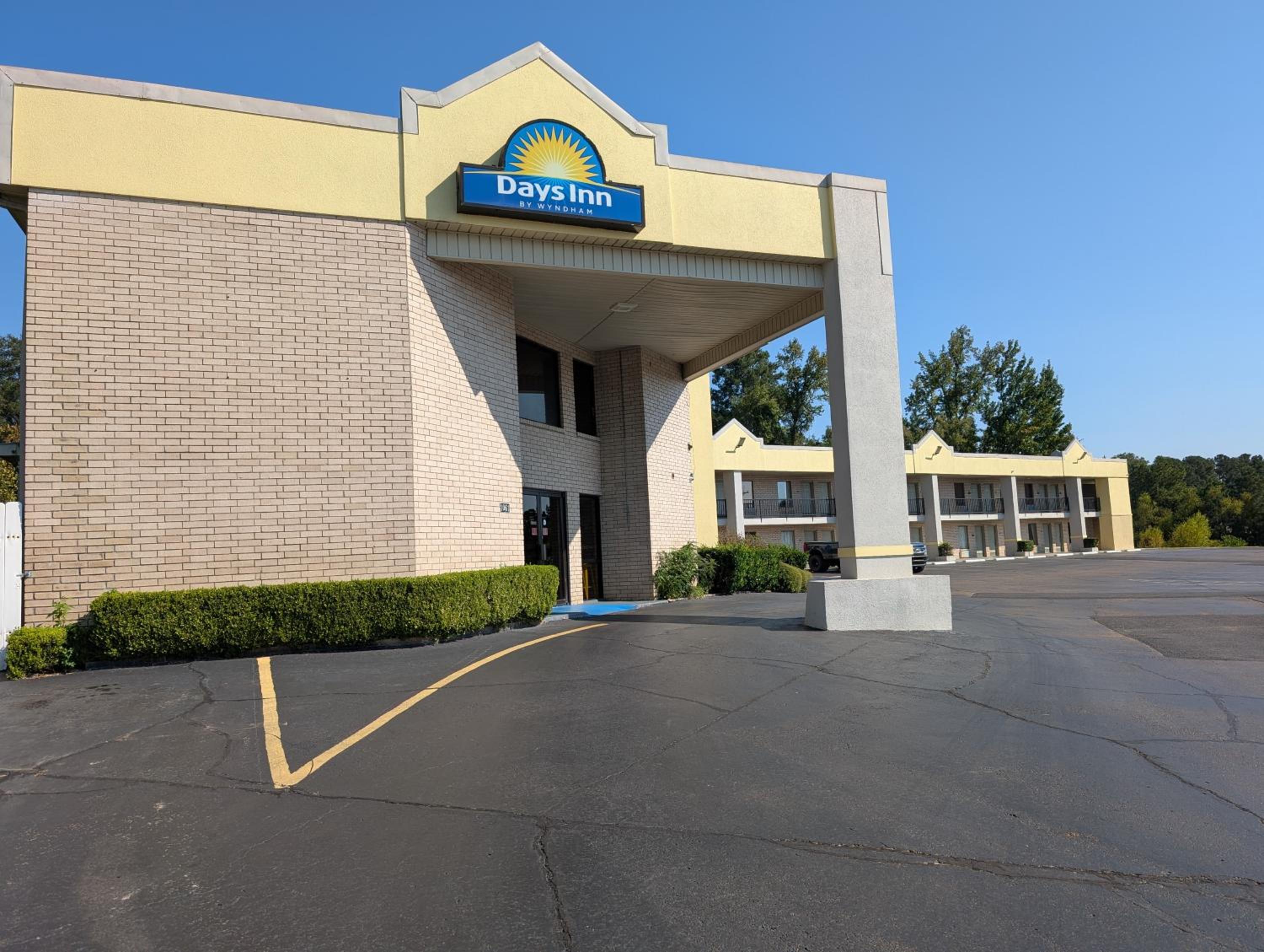 Ruston Vacations - Days Inn by Wyndham Arcadia - Property Image 1