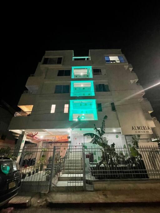 Encantador y Amplio Estudio Cerca Al Centro