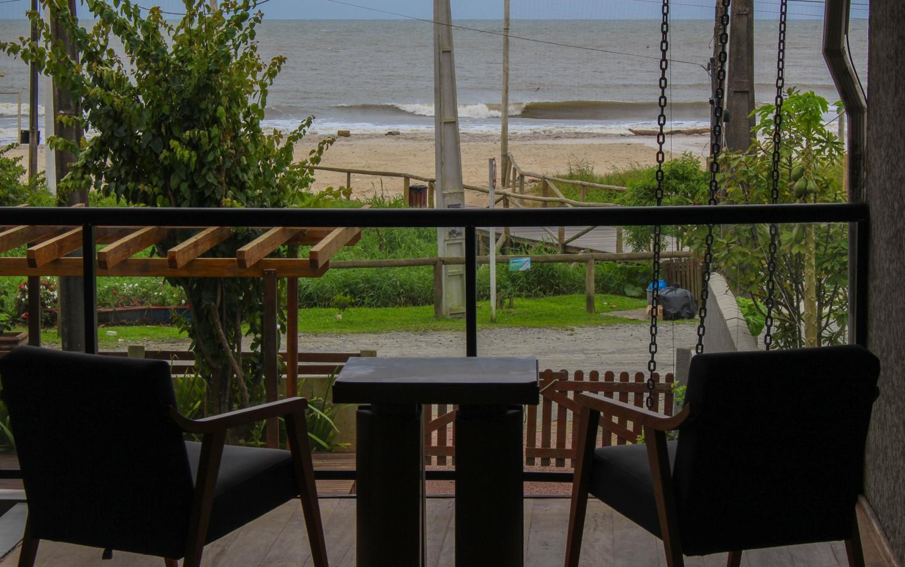 Casa de FRENTE para o Mar em Itapoá - SC