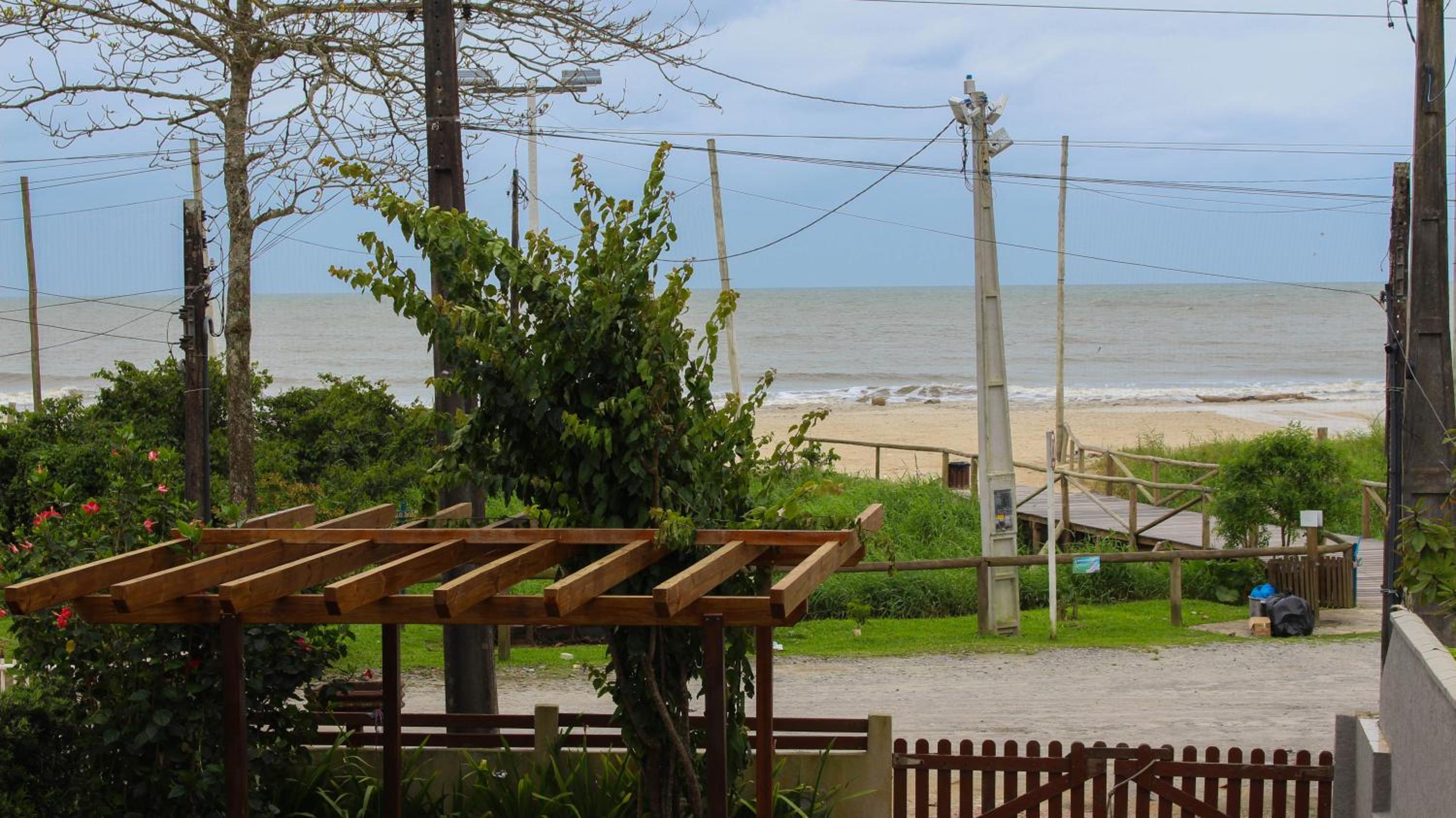 Casa de FRENTE para o Mar em Itapoá - SC