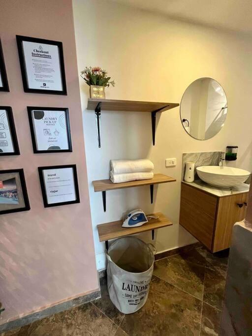 Acogedor y privado estudio cerca a la muralla