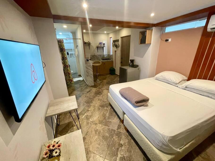 Acogedor y privado estudio cerca a la muralla