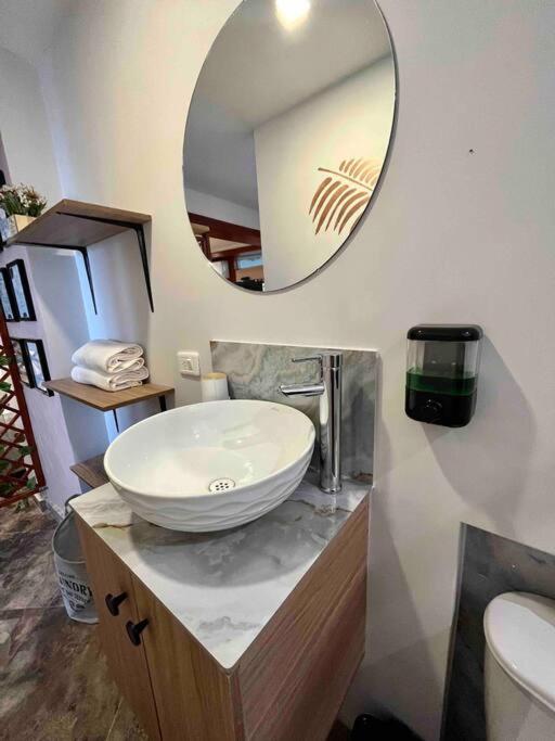 Acogedor y privado estudio cerca a la muralla