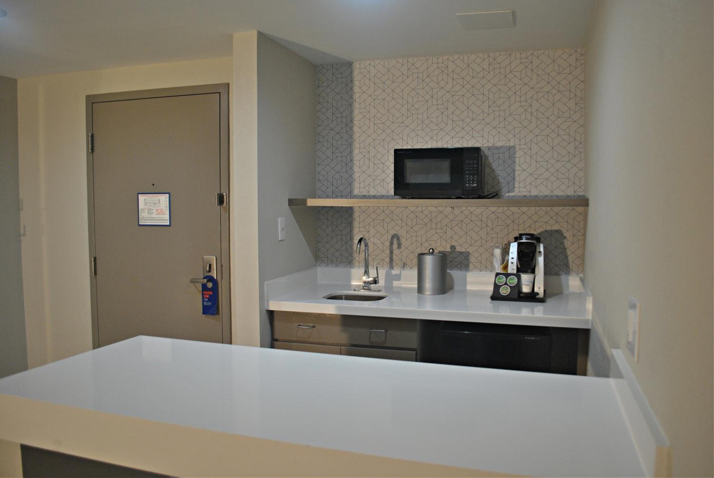 Dover Vacations - Holiday Inn Express Hotel  Suites Dover, an IHG Hotel - Property Image 5