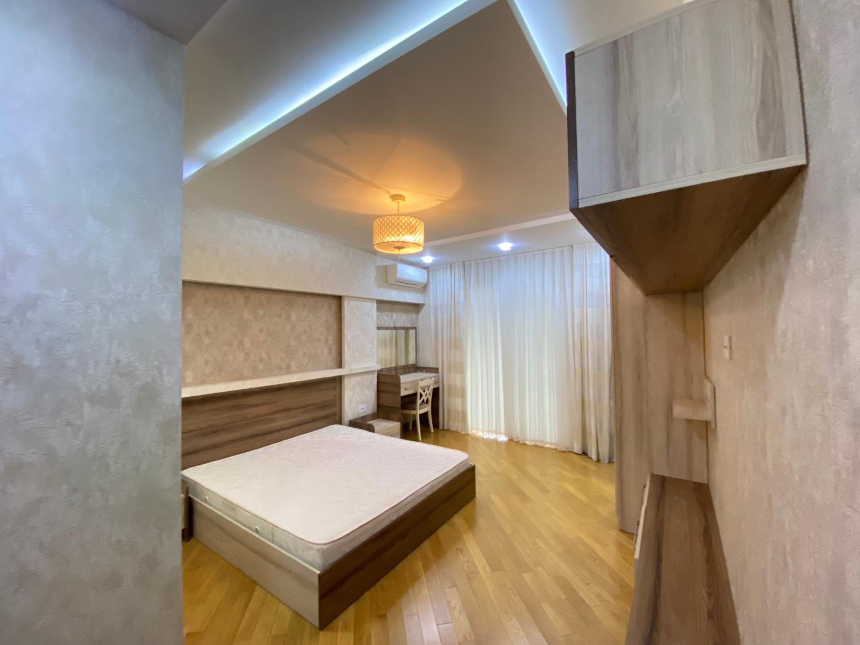 Park Azure 6