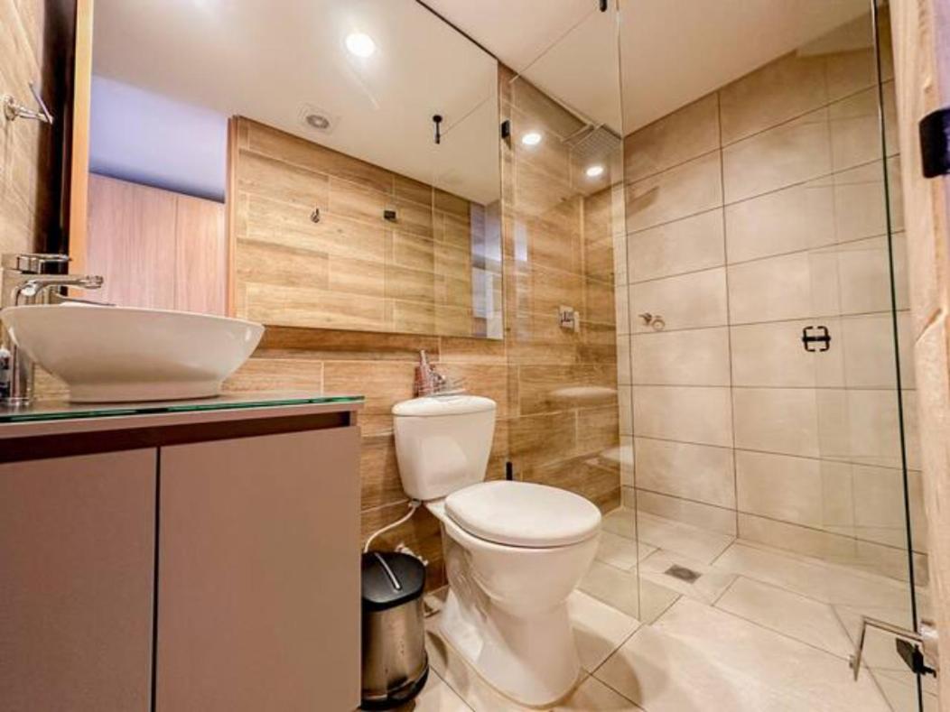Skyline Suites - Elegant Living with Coworking & Scenic Views