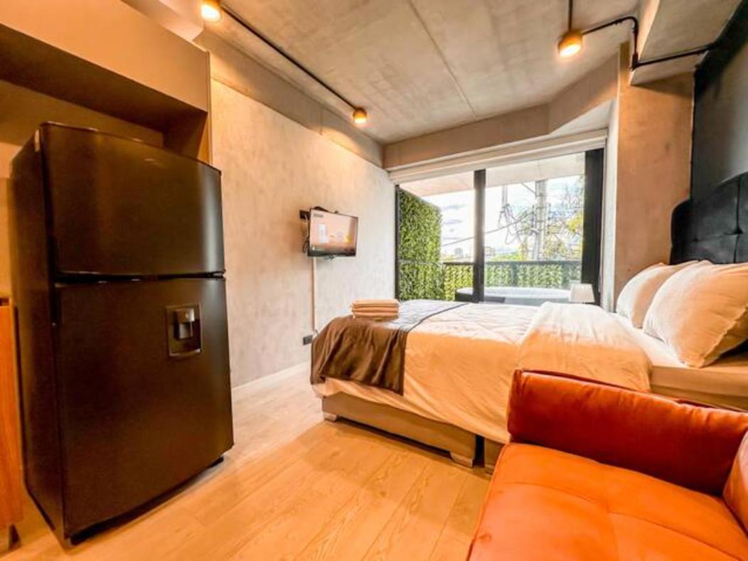 Skyline Suites - Elegant Living with Coworking & Scenic Views