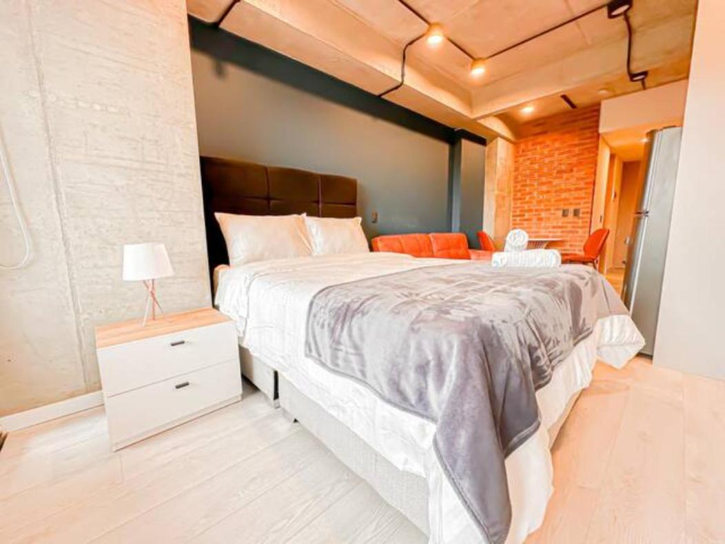 Skyline Suites - Elegant Living with Coworking & Scenic Views