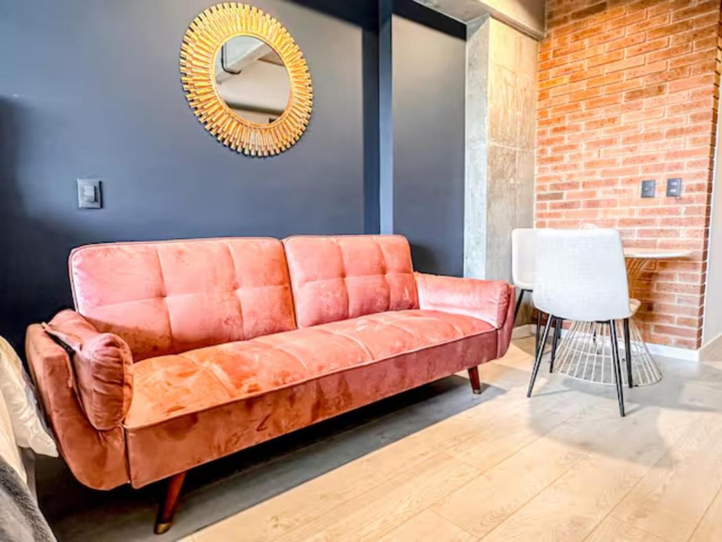 Skyline Suites - Elegant Living with Coworking & Scenic Views