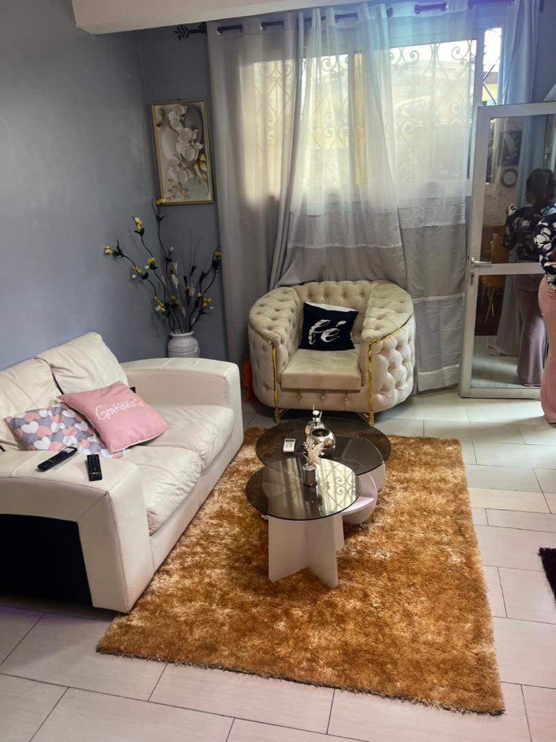 Makepe Villa via Carrefour Patrick Mboma
