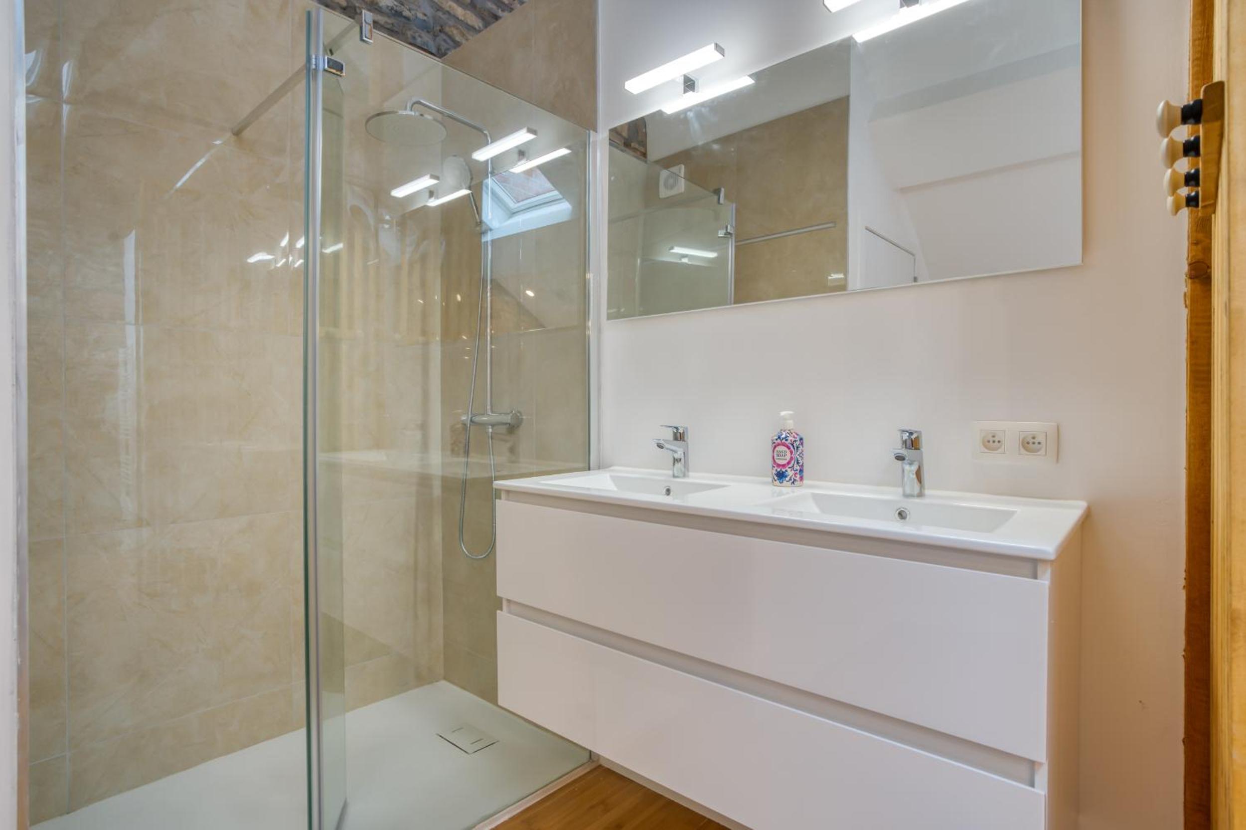 Le Bain de Diane - Maisons Paladins