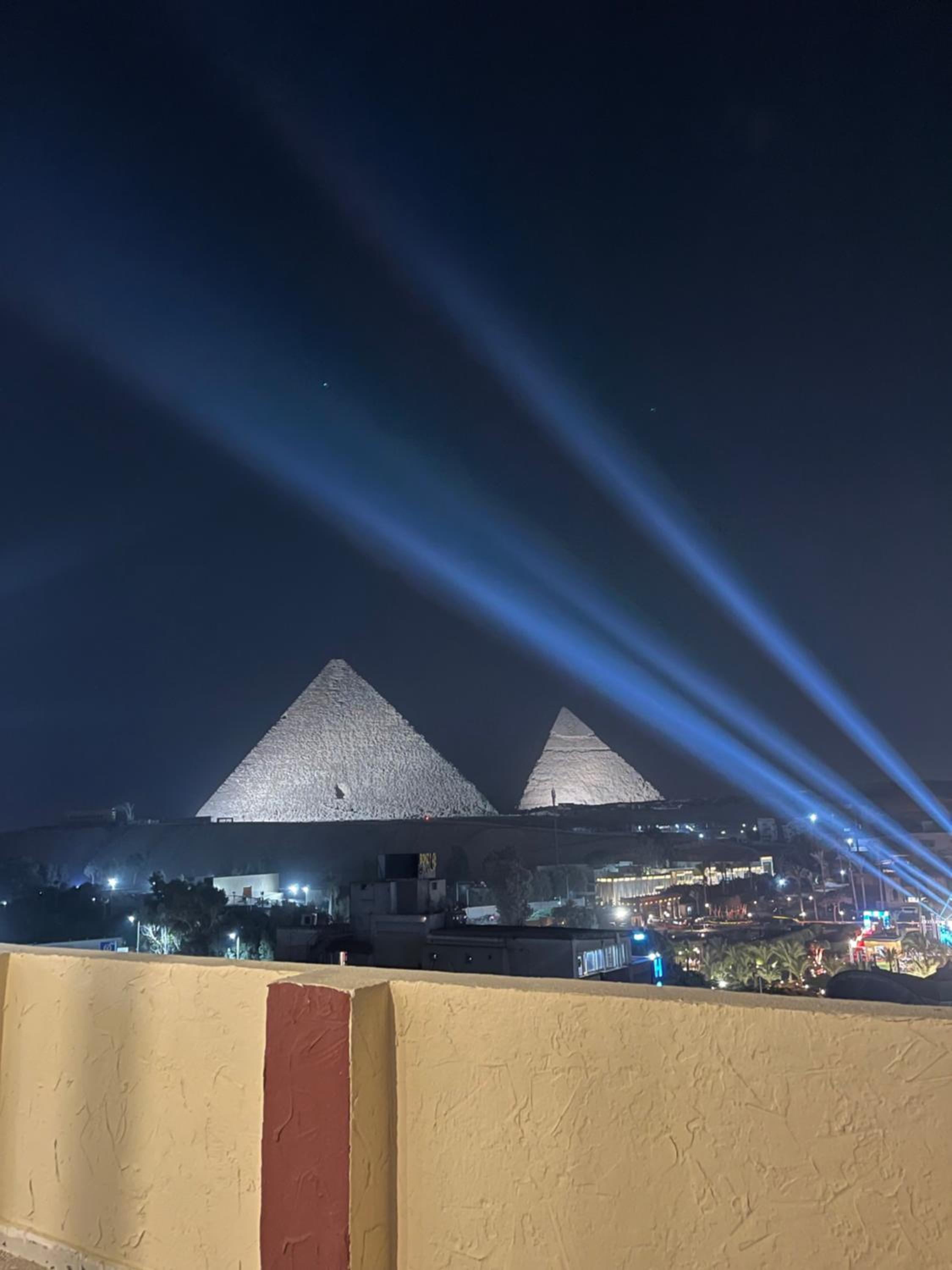 Cheristo pyramids view inn