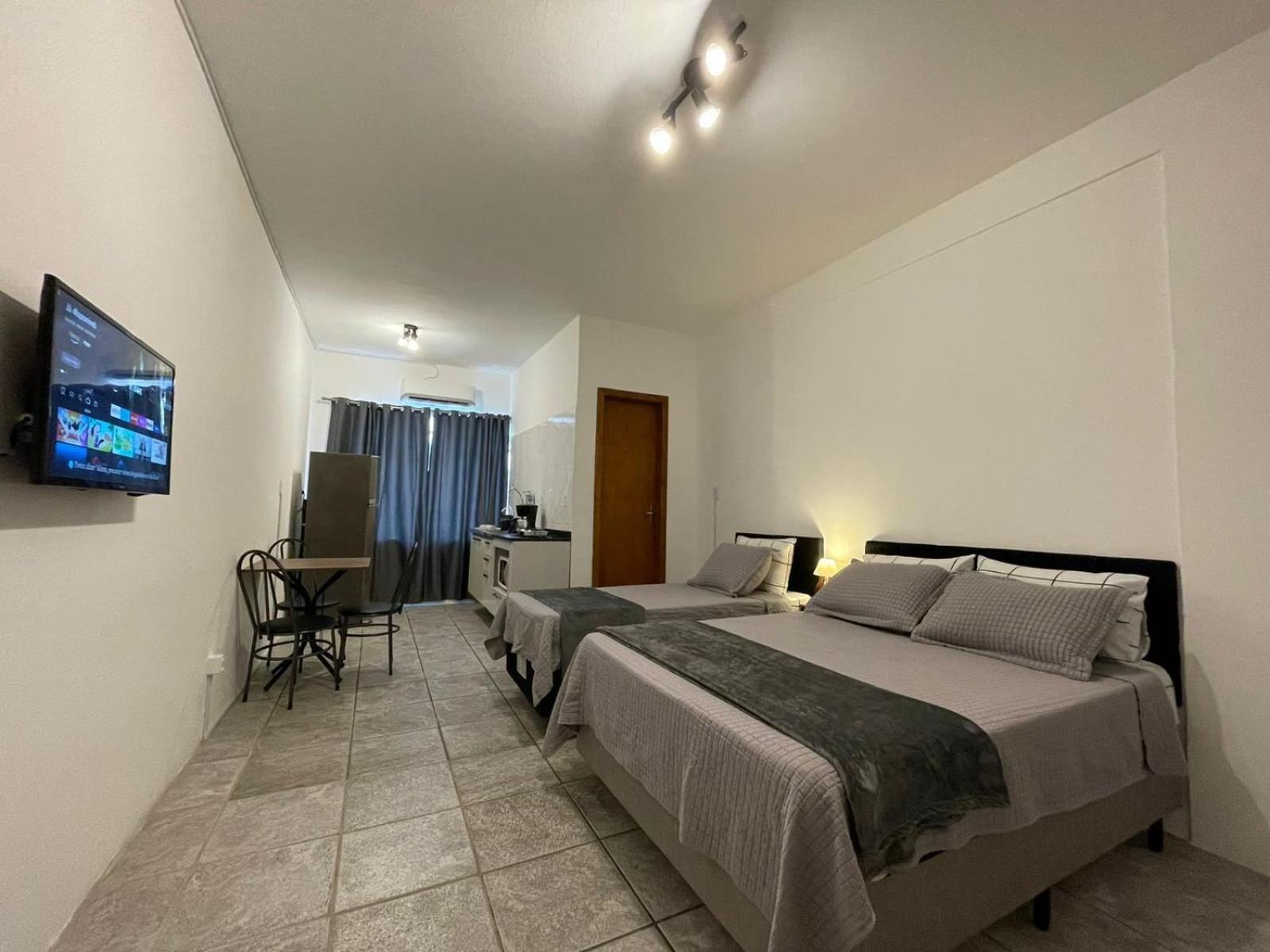 Large Studios 2km from Vila Germanica