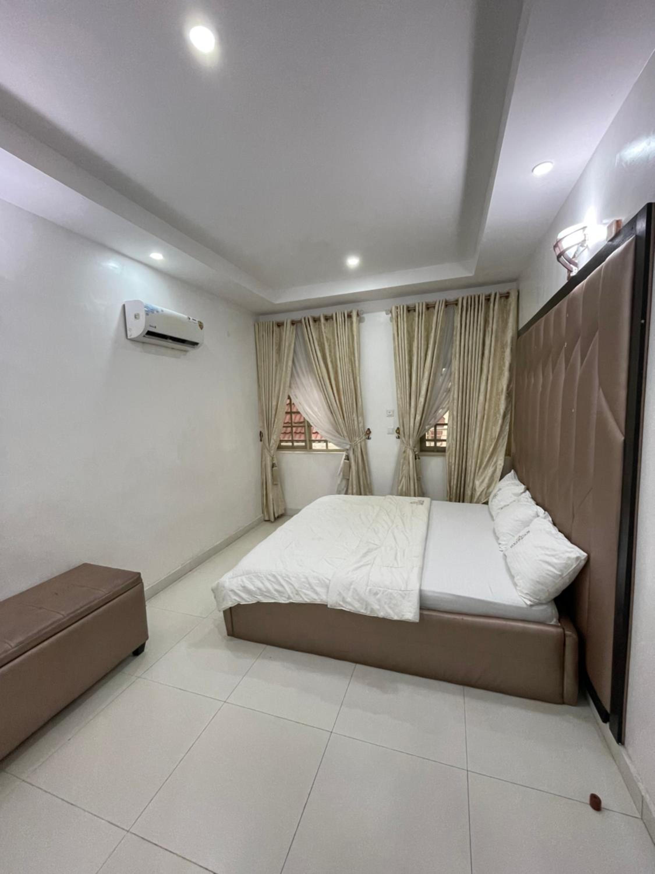 Bots Three Bedroom Luxury Apartment view 2