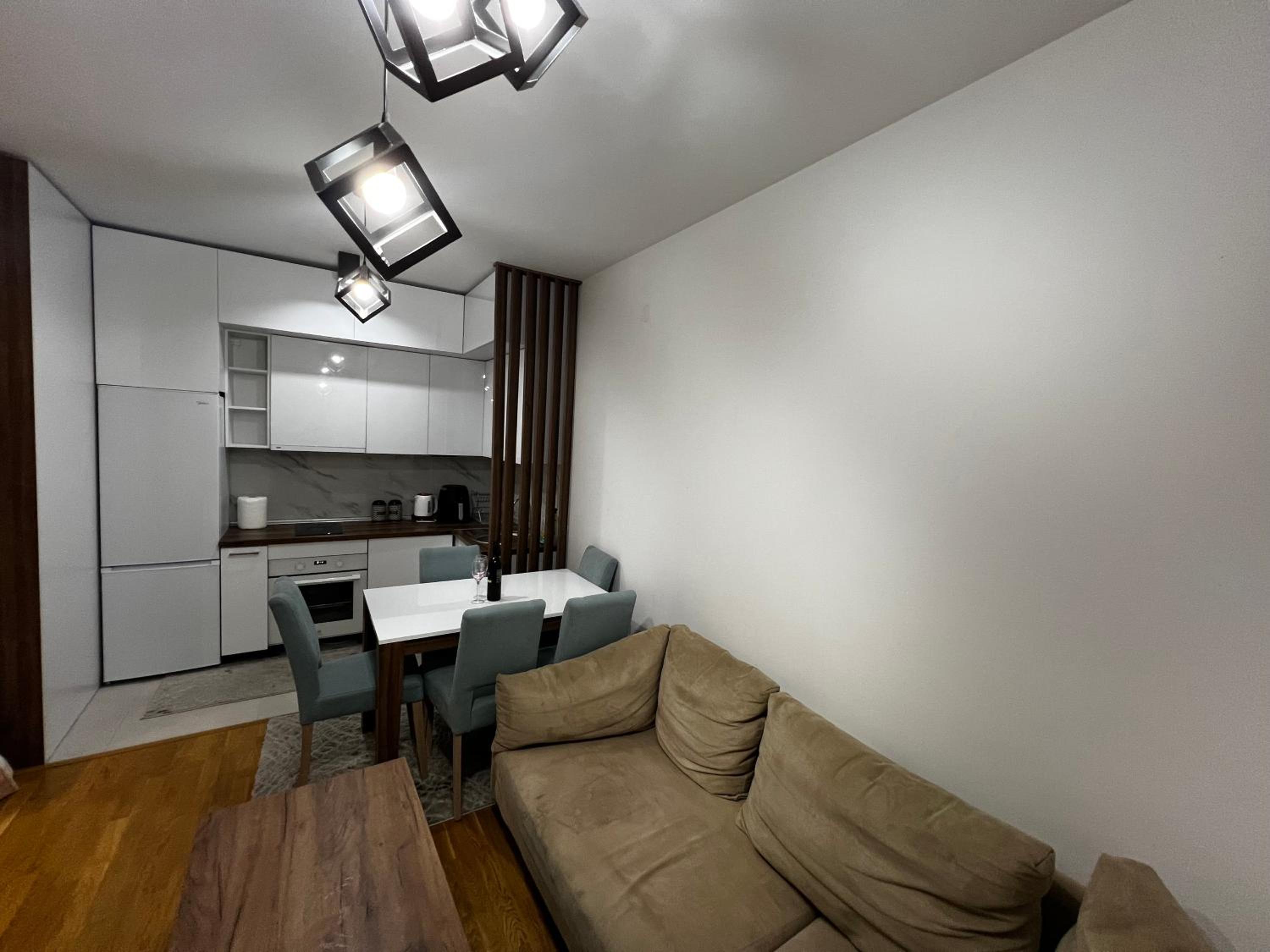 Cozy View Urban Garden Apartment