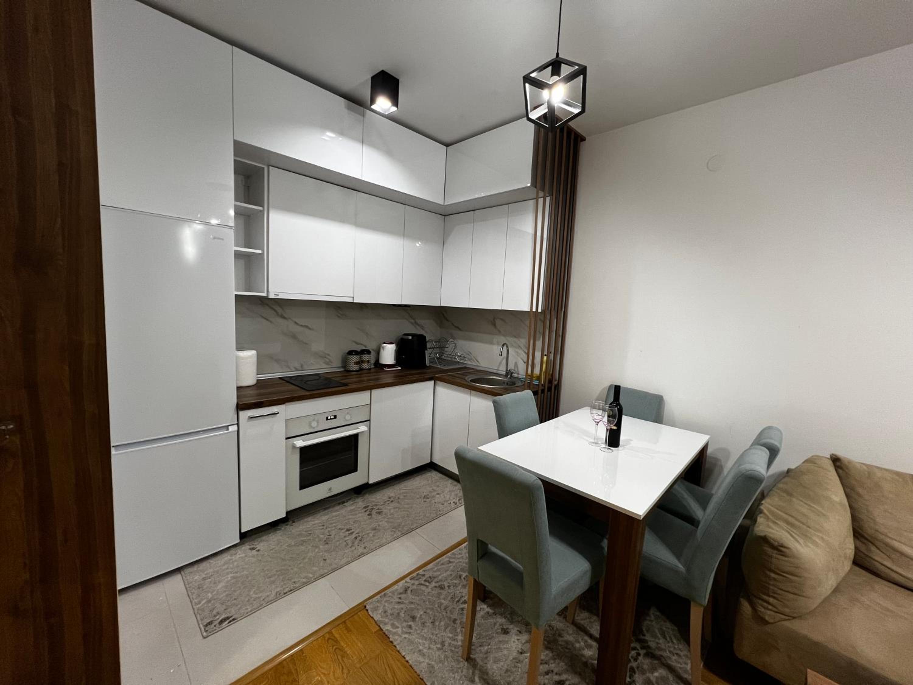 Cozy View Urban Garden Apartment