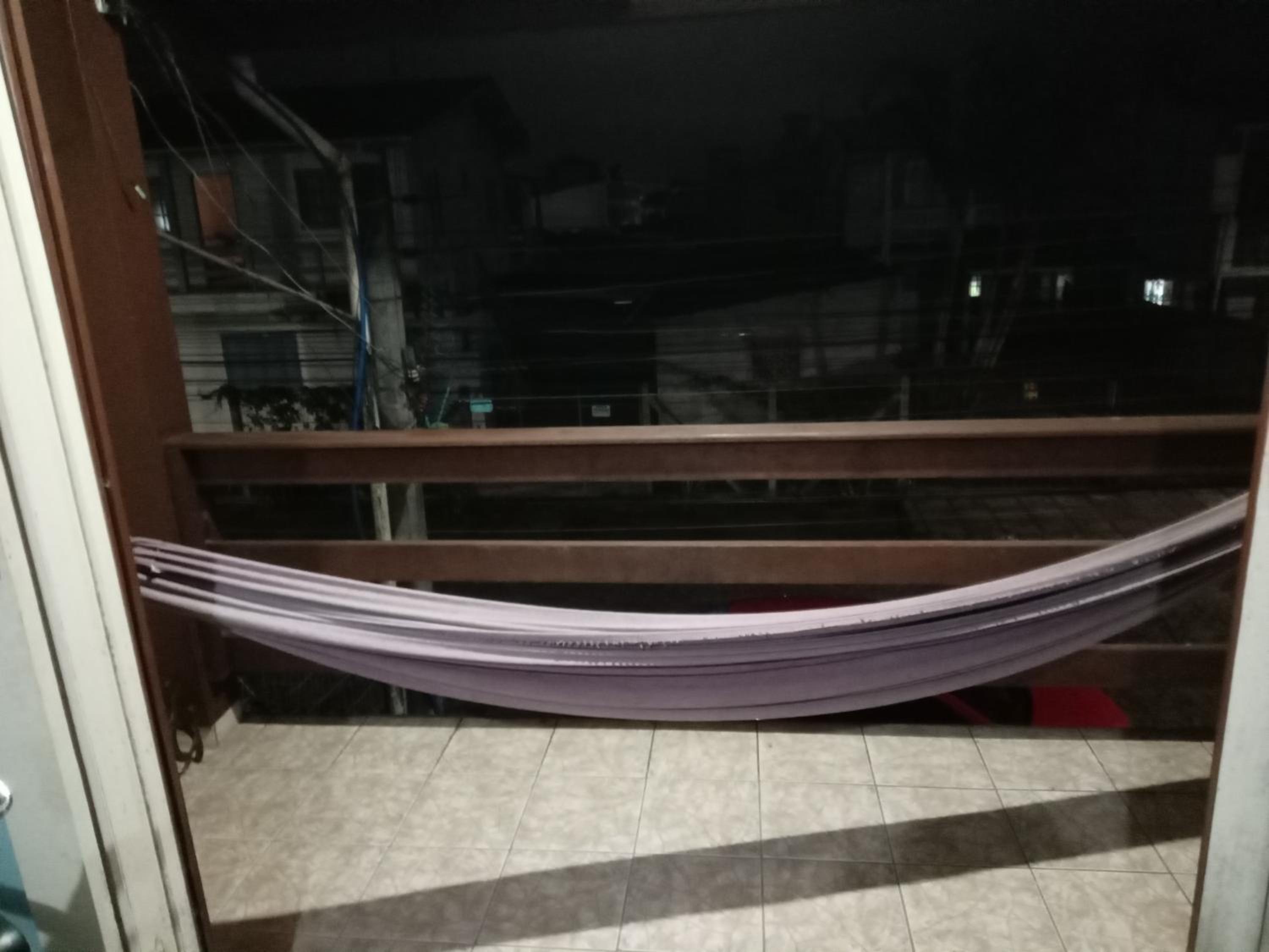 Alugo quarto, próximo à praia