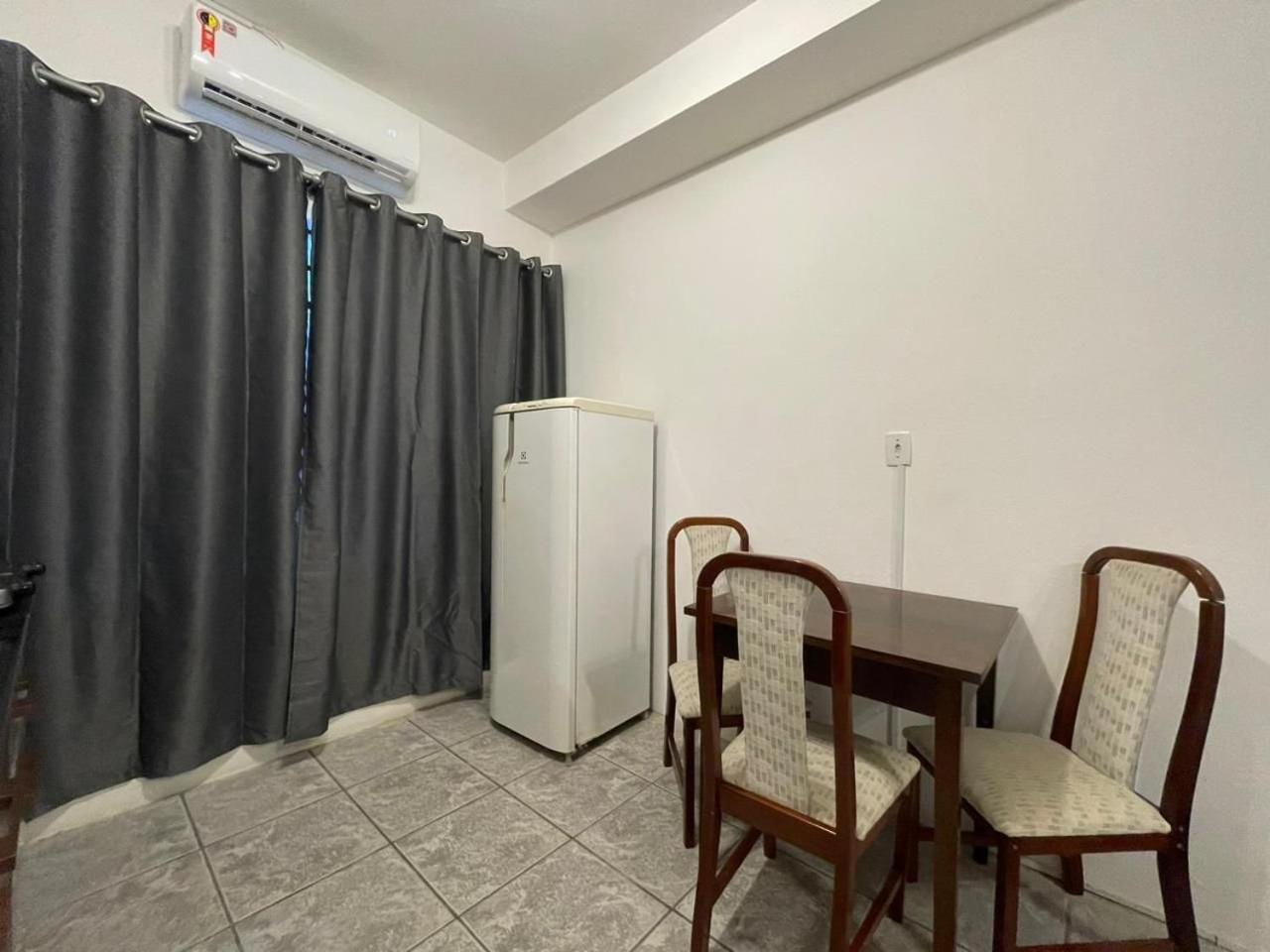 Large Studios 2km from Vila Germanica