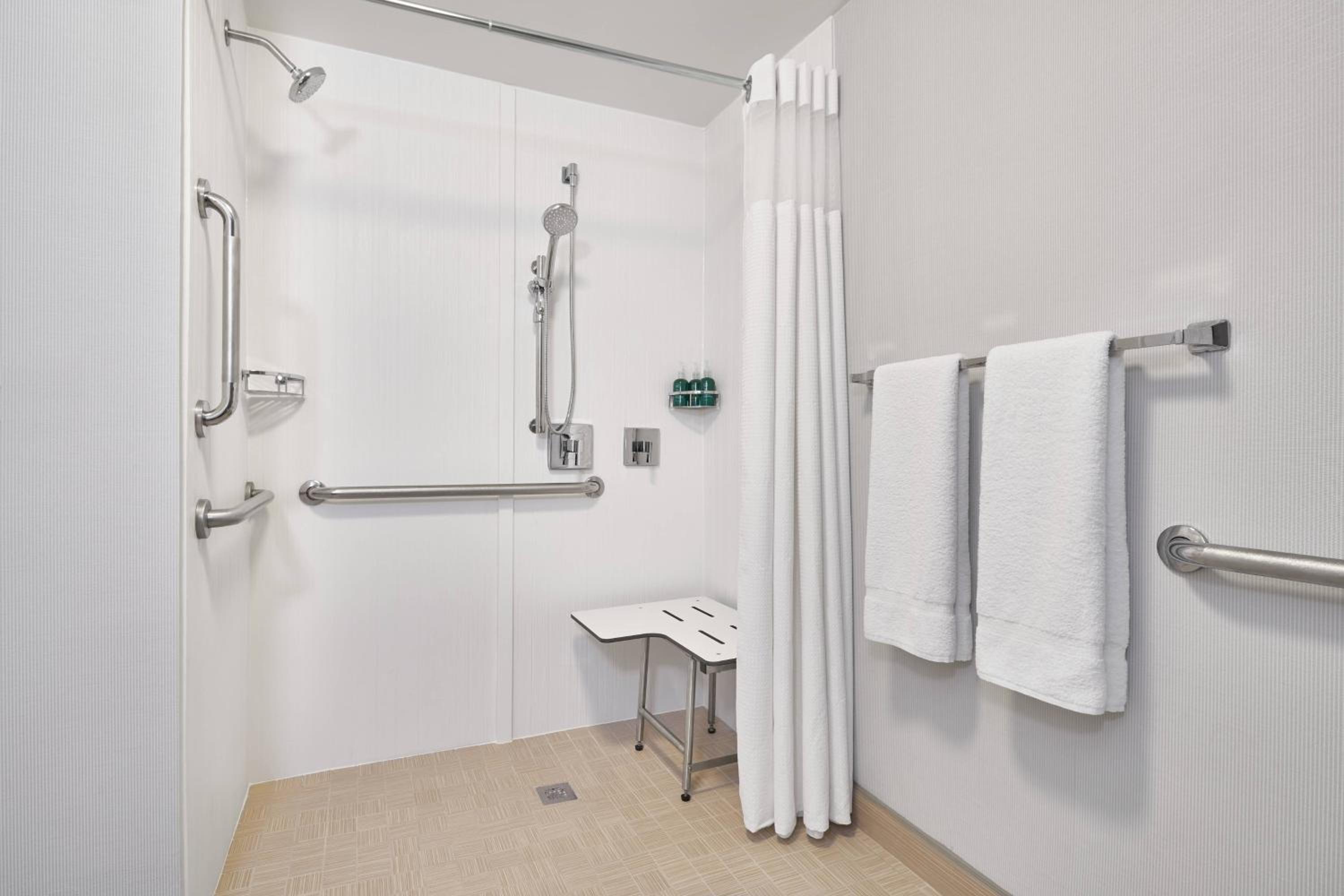 Courtyard By Marriott Baltimore BWI Airport - Property Image 10