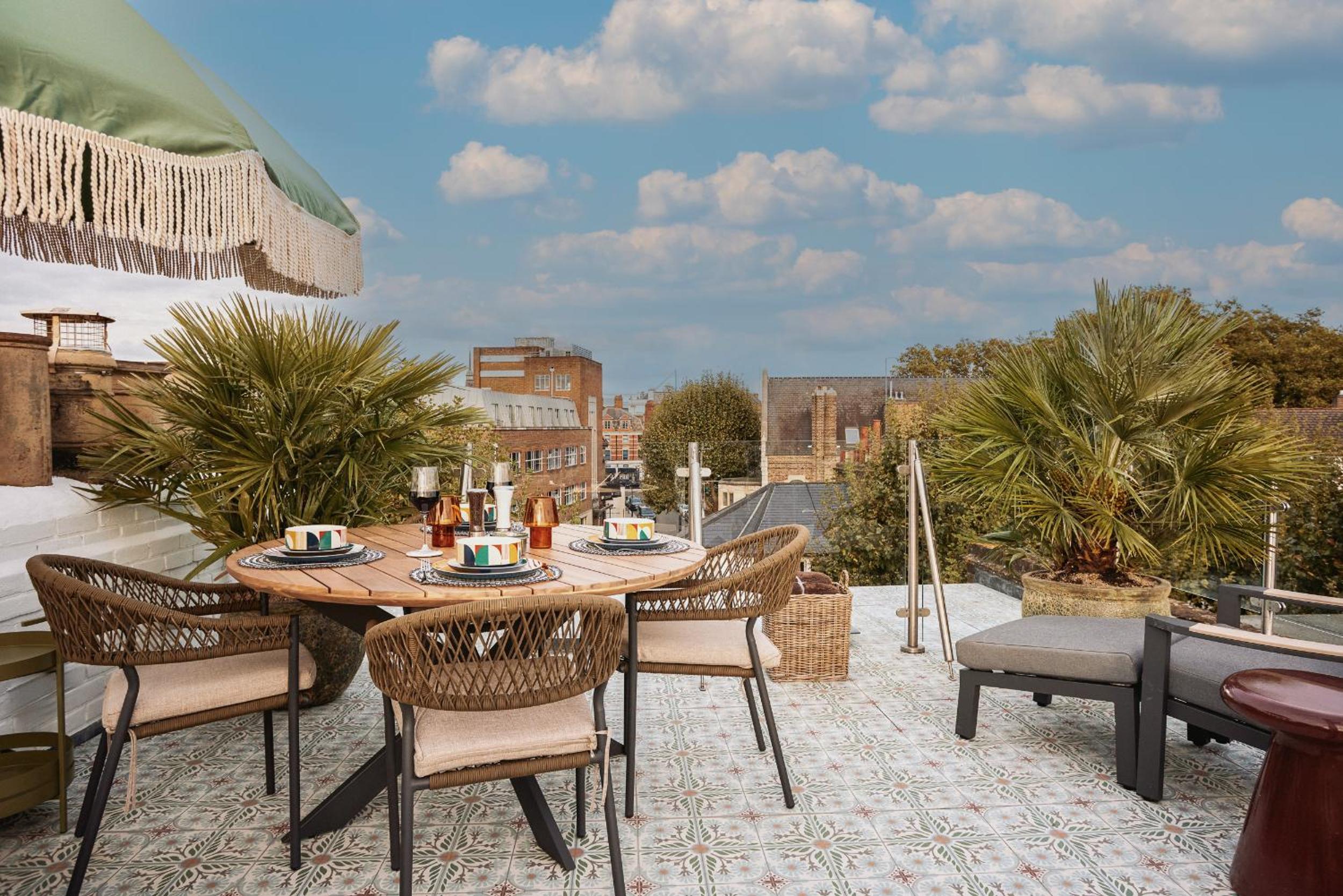 The Elegant Fulham Maisonette with Terrace