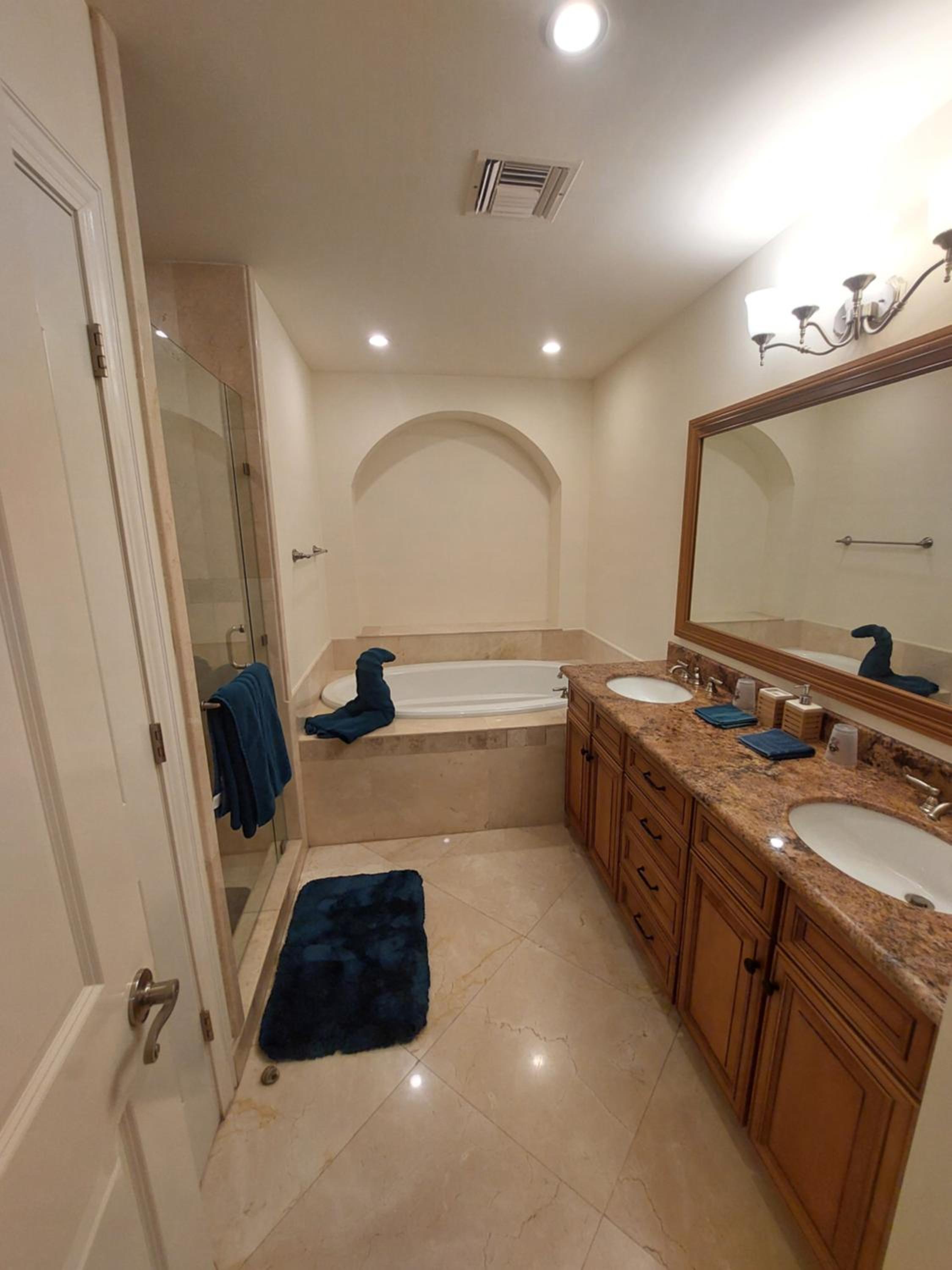 403 Landmark Resort Cozumel beachfront condo