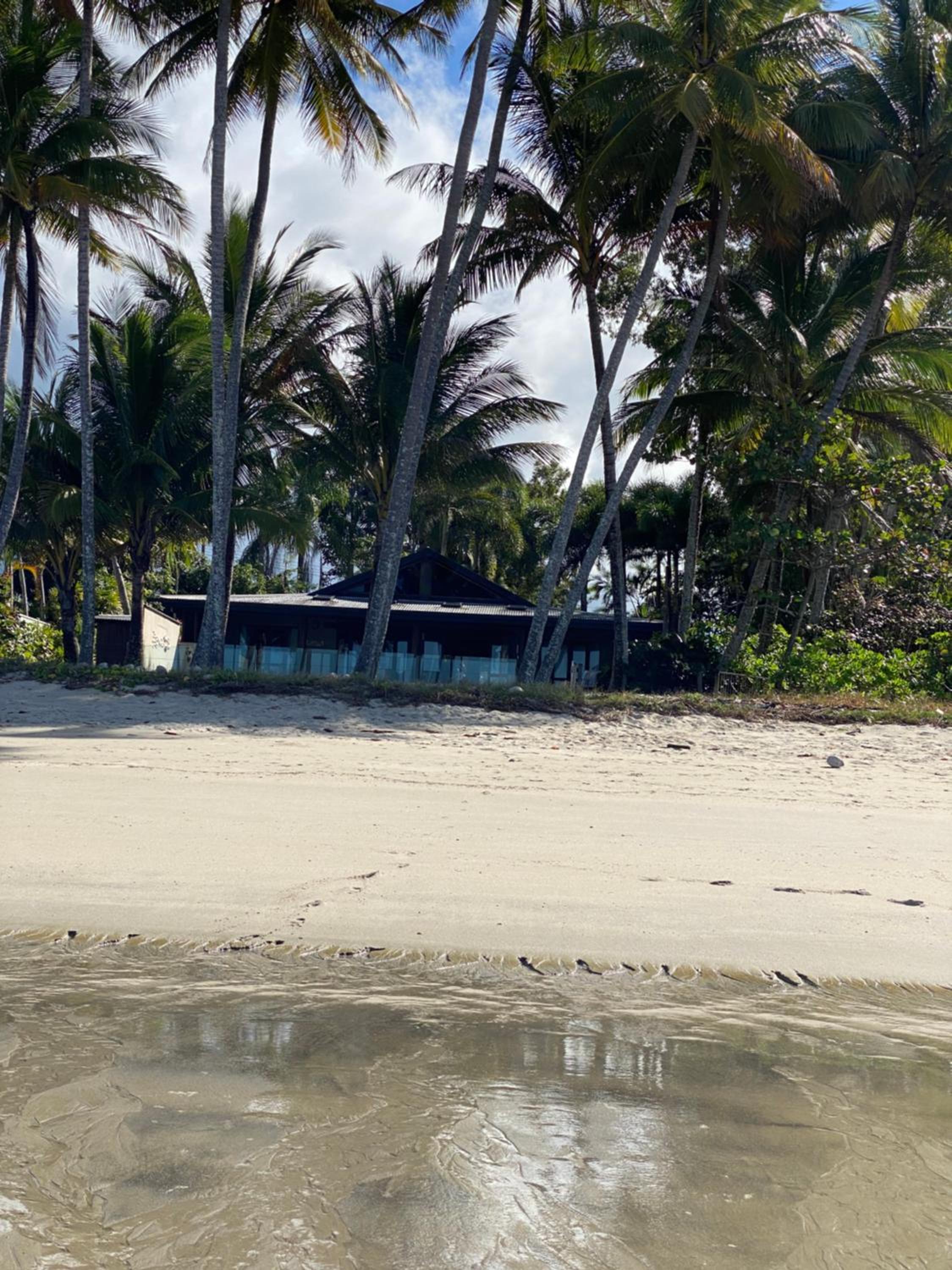 BALA Beach House on ABSOLUTE Beachfront