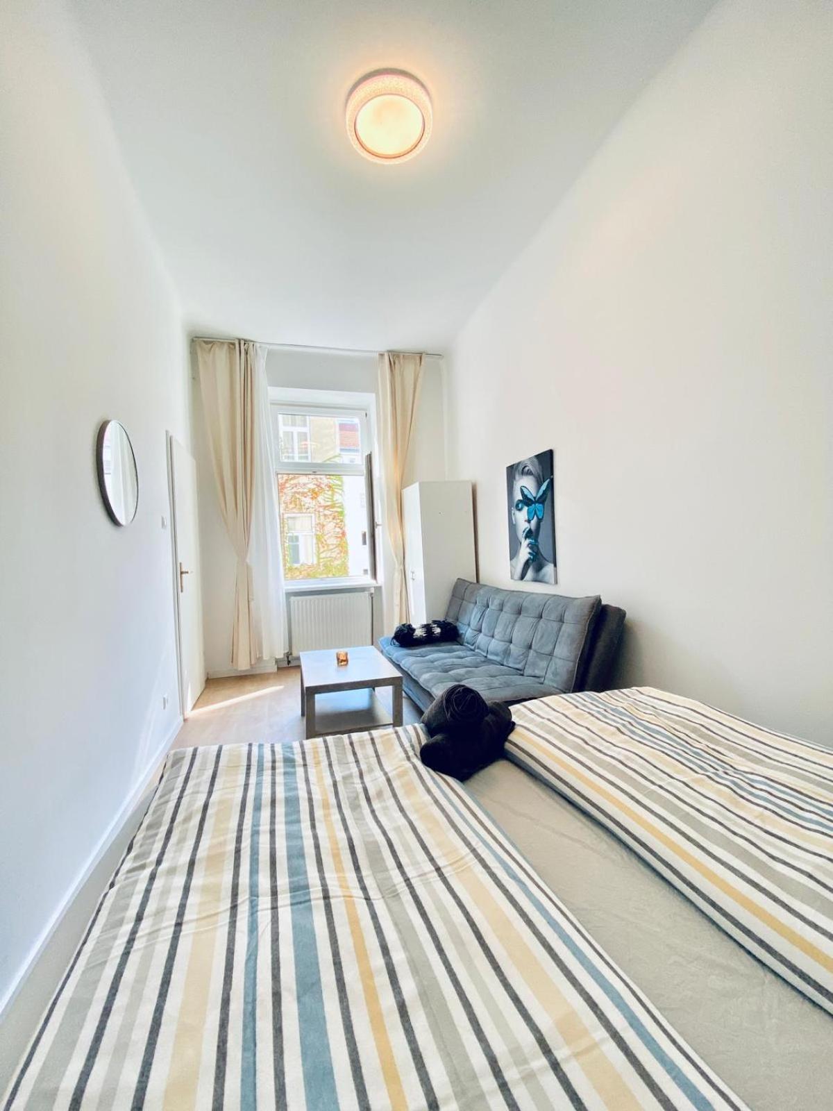 5BR Shared Apt Ideal for Groups 7 Min to Westbahnhof
