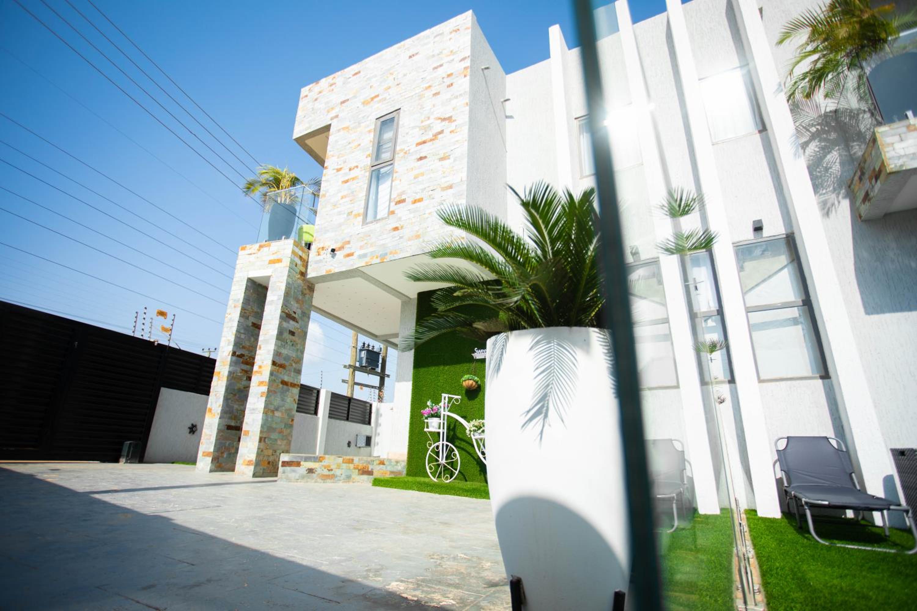 3 Bdroom smart home at East Airport, near Mahama Rd view 5