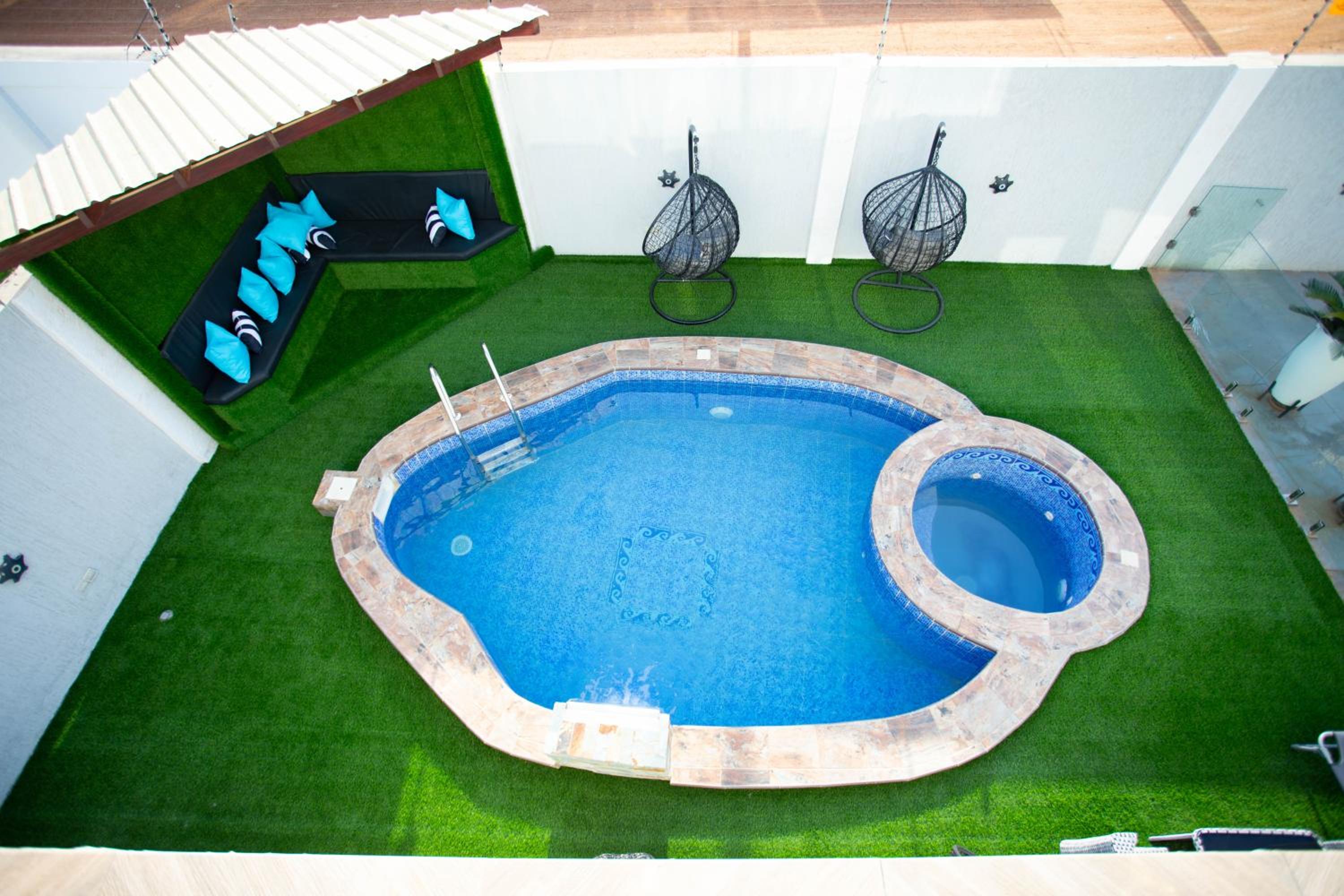 Photo 8